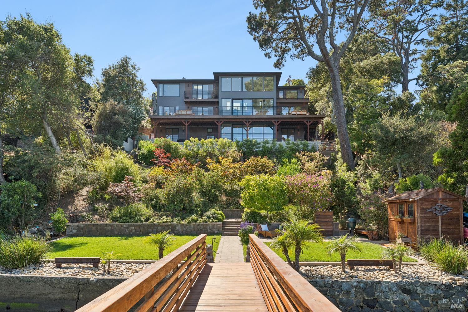 5030 Paradise Drive