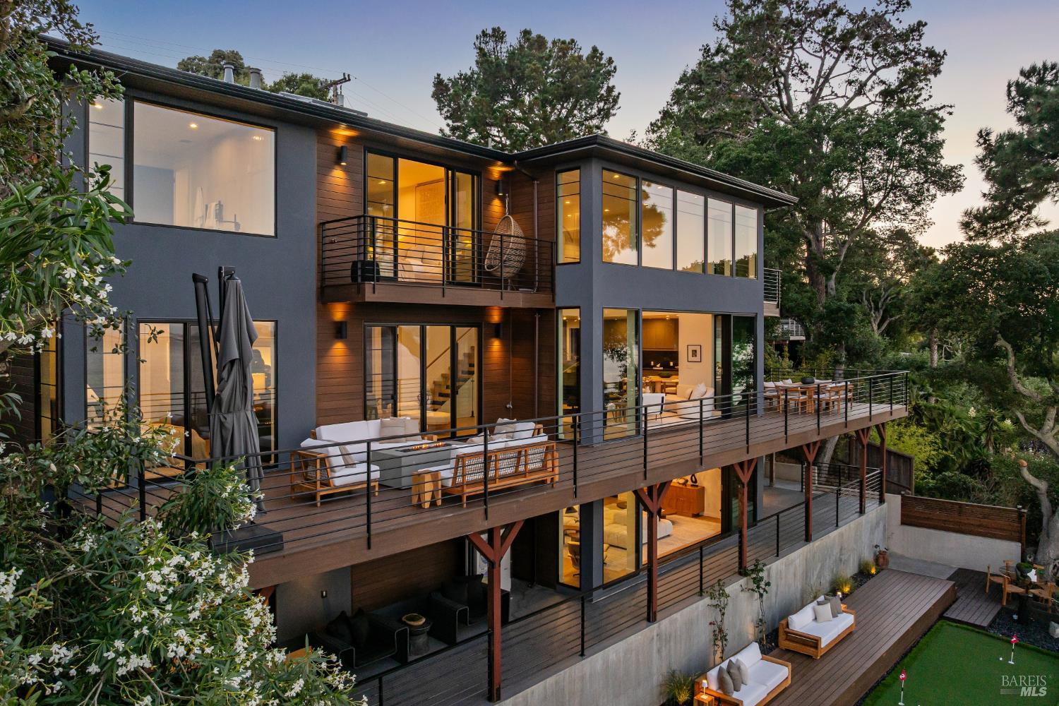 5030 Paradise Drive
