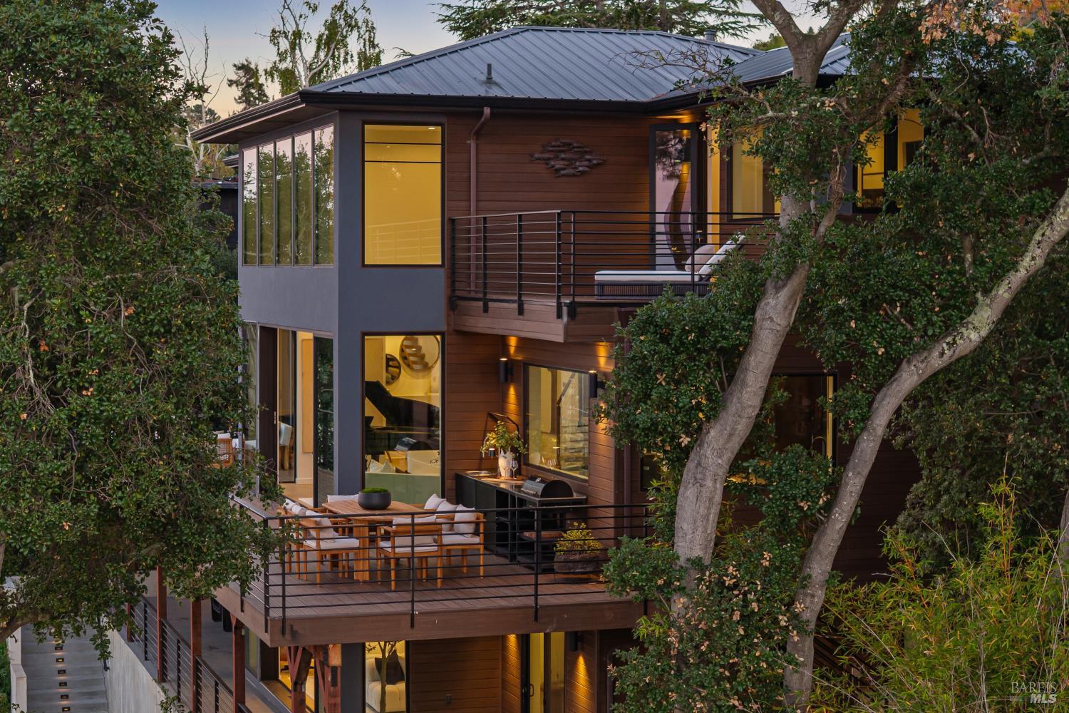 5030 Paradise Drive