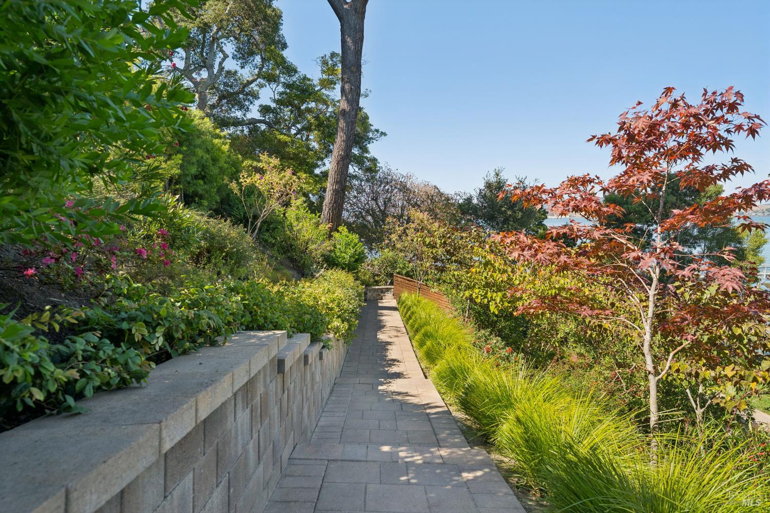 5030 Paradise Drive