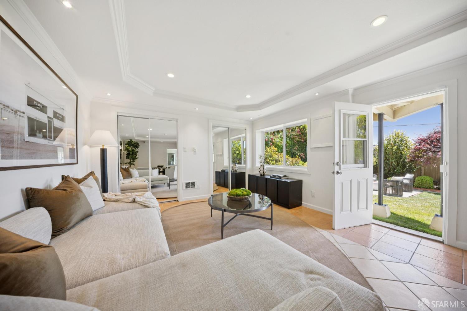 850 Darien Way