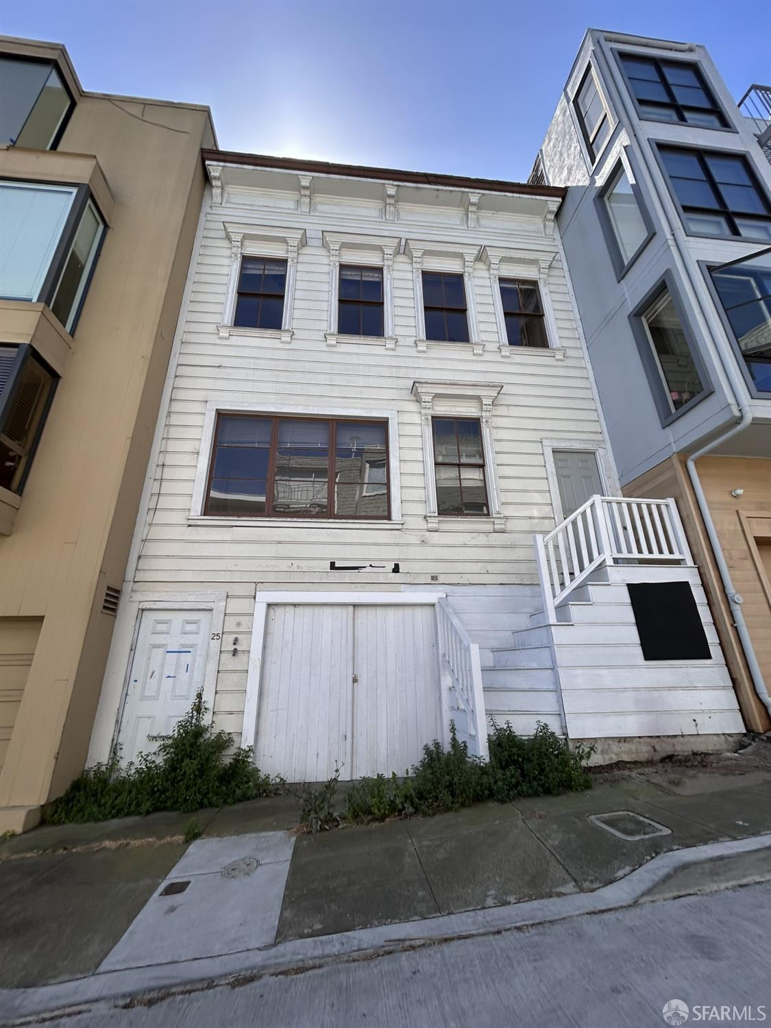 25 Alta Street
