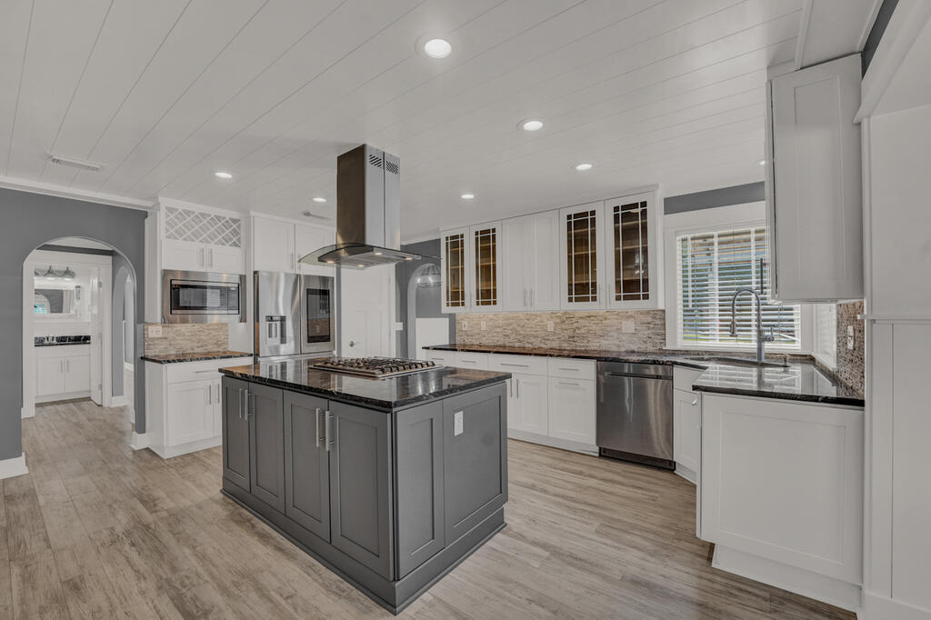 1916 Forest Park Ave, Port St. Joe 32456