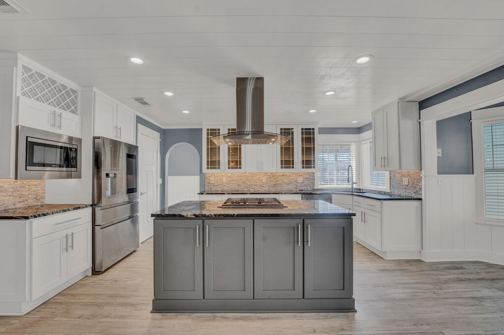 1916 Forest Park Ave, Port St. Joe 32456