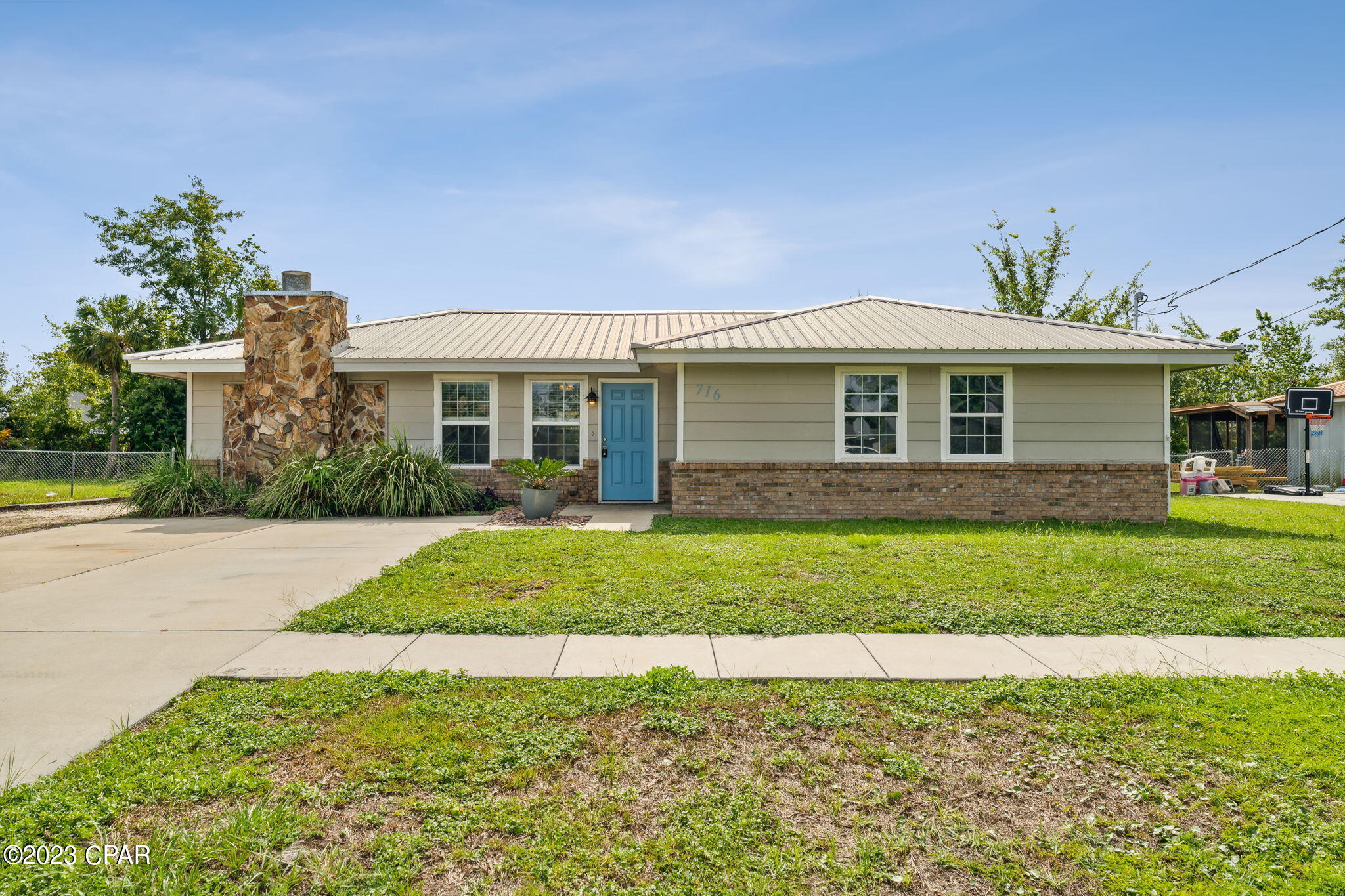 716 E Pine Forrest Drive
