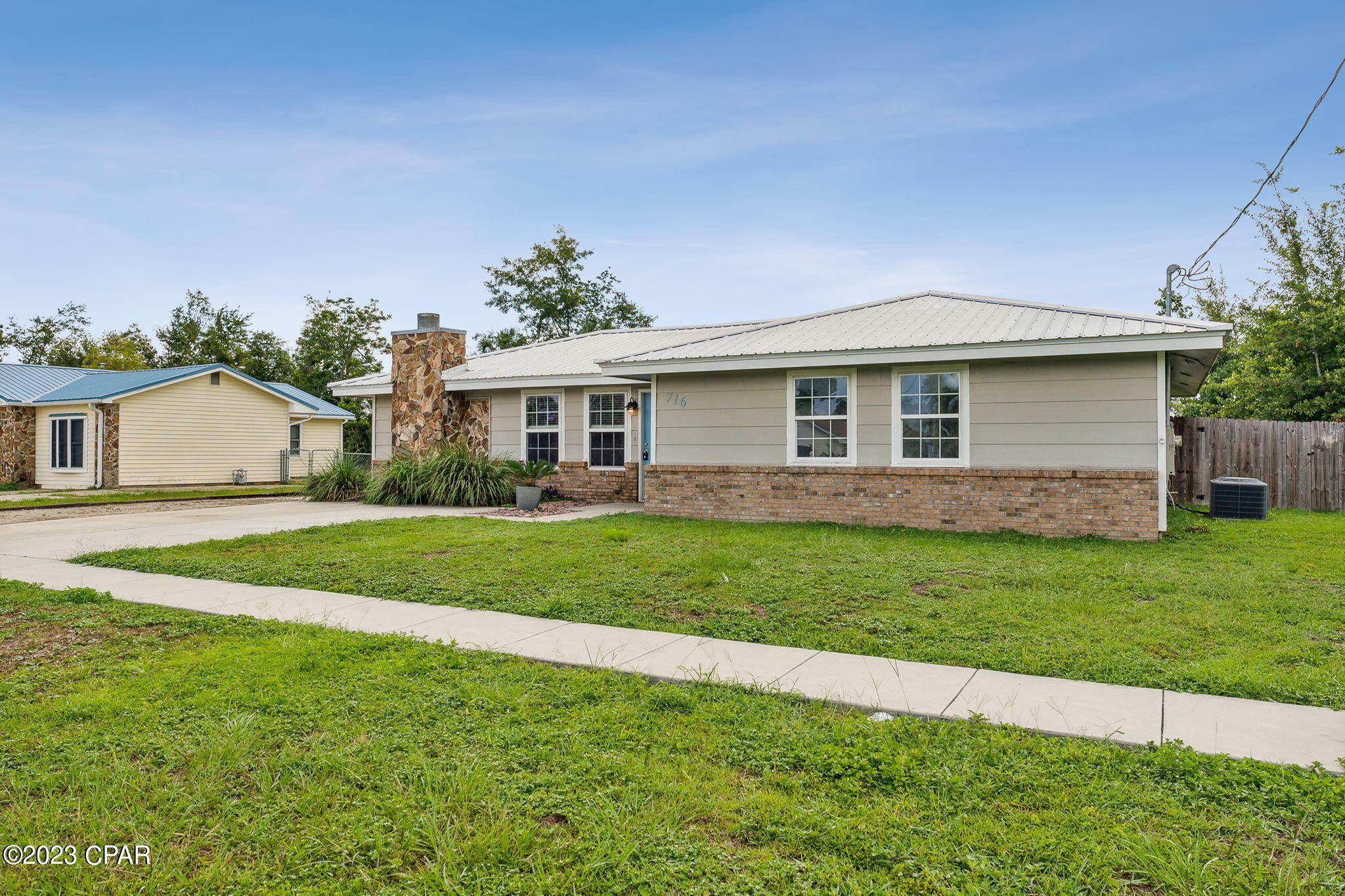 716 E Pine Forrest Drive