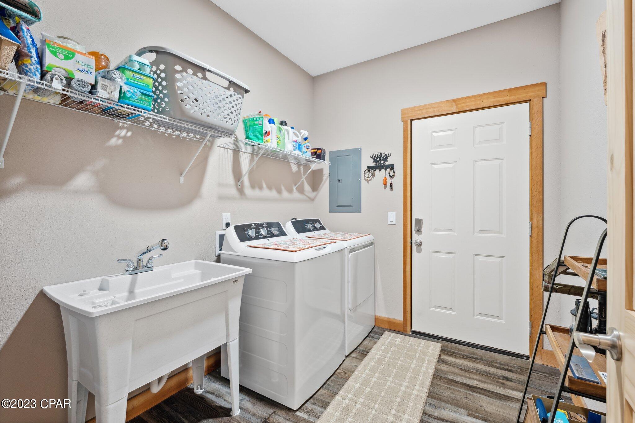 7814 Campflowers Road