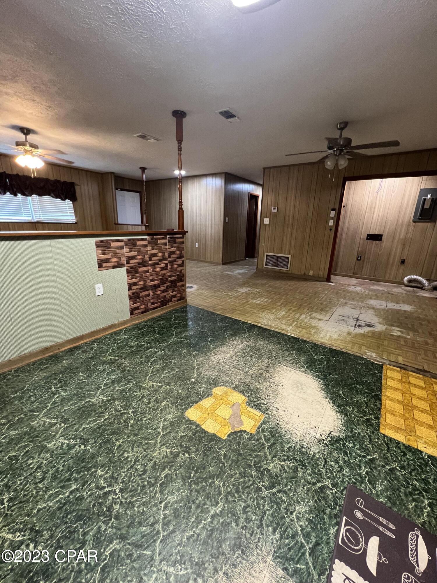 6843 Peter Road