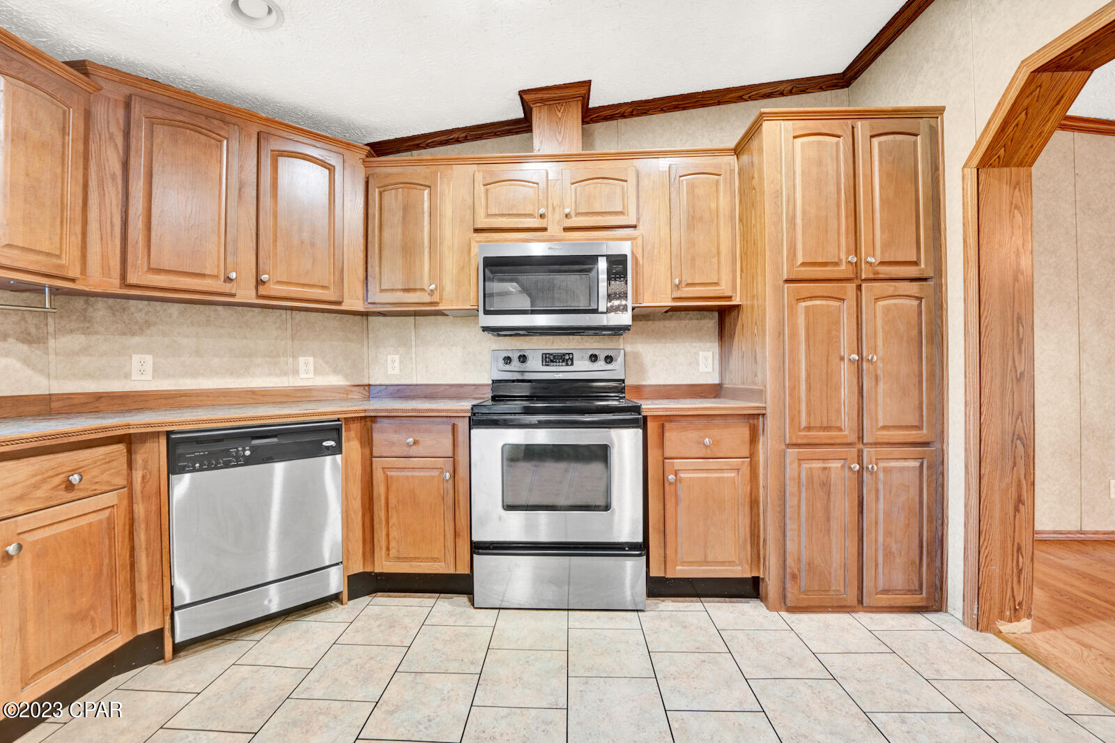 16239 Country Oaks Lane