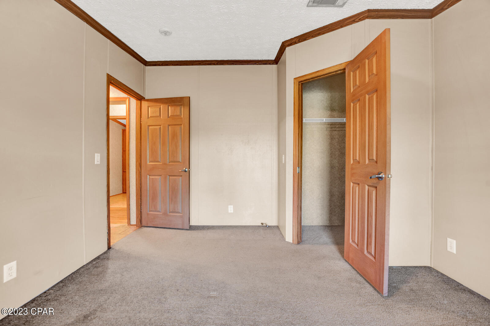 16239 Country Oaks Lane