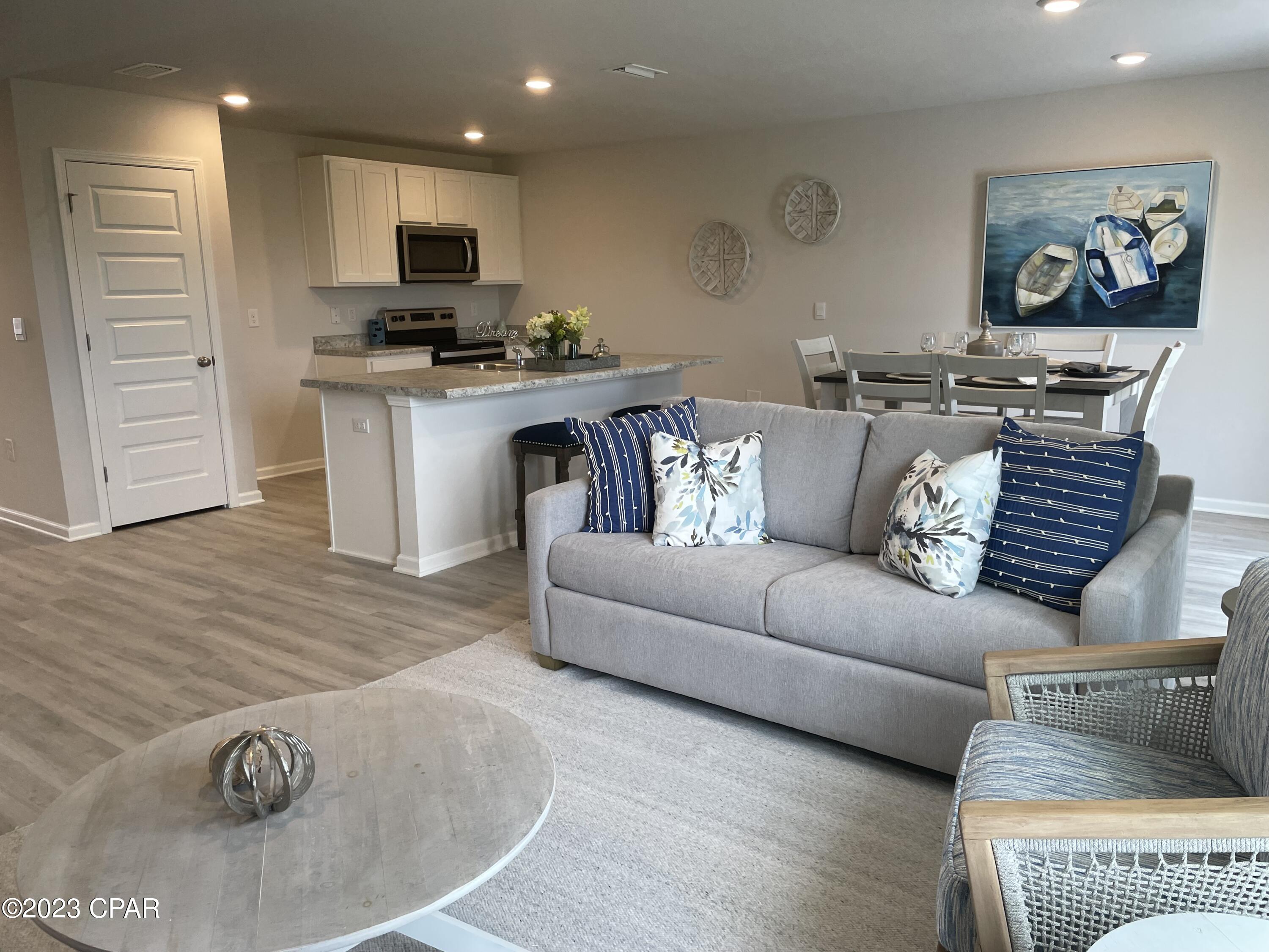 6492 Slabinski Lane