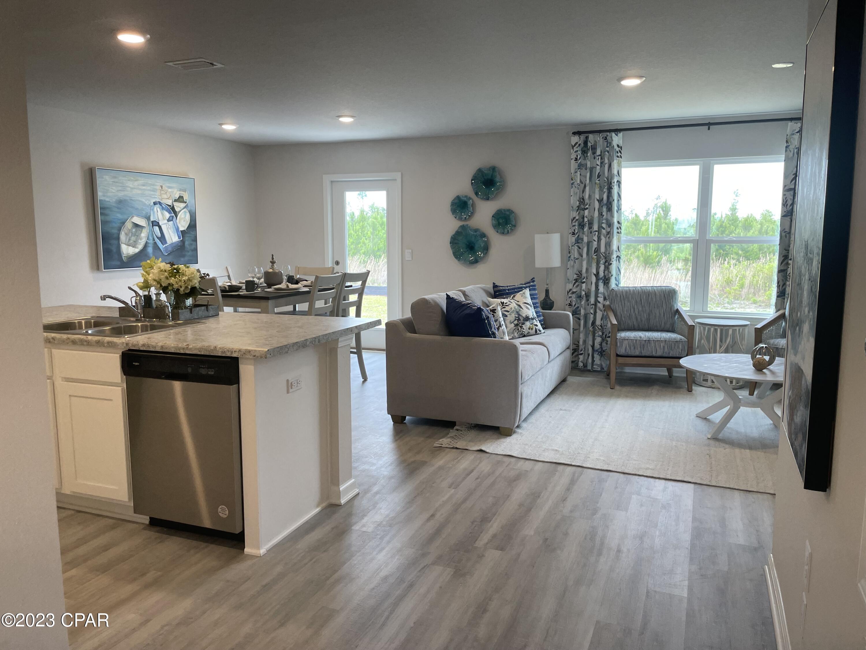 6492 Slabinski Lane