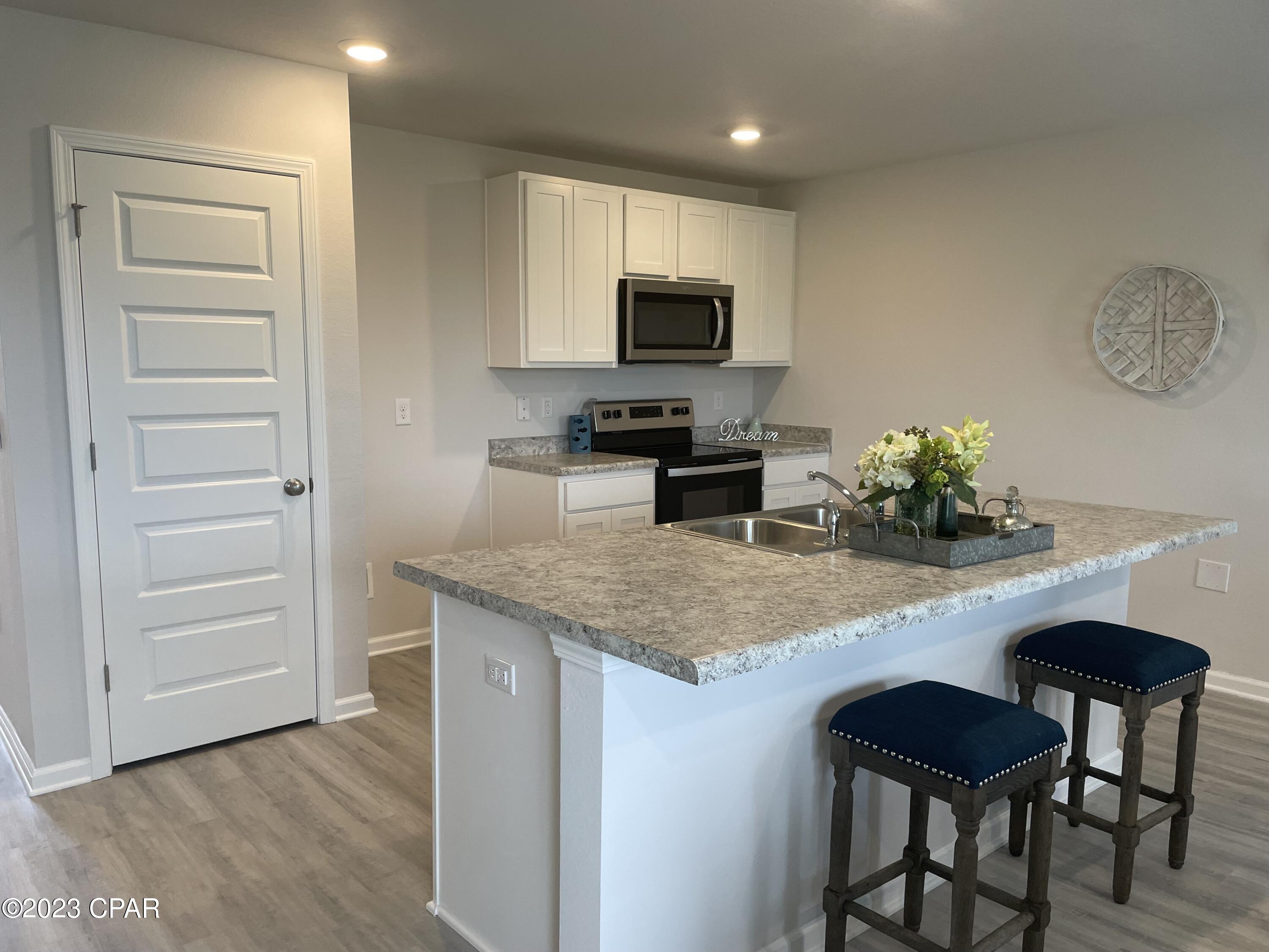 6492 Slabinski Lane