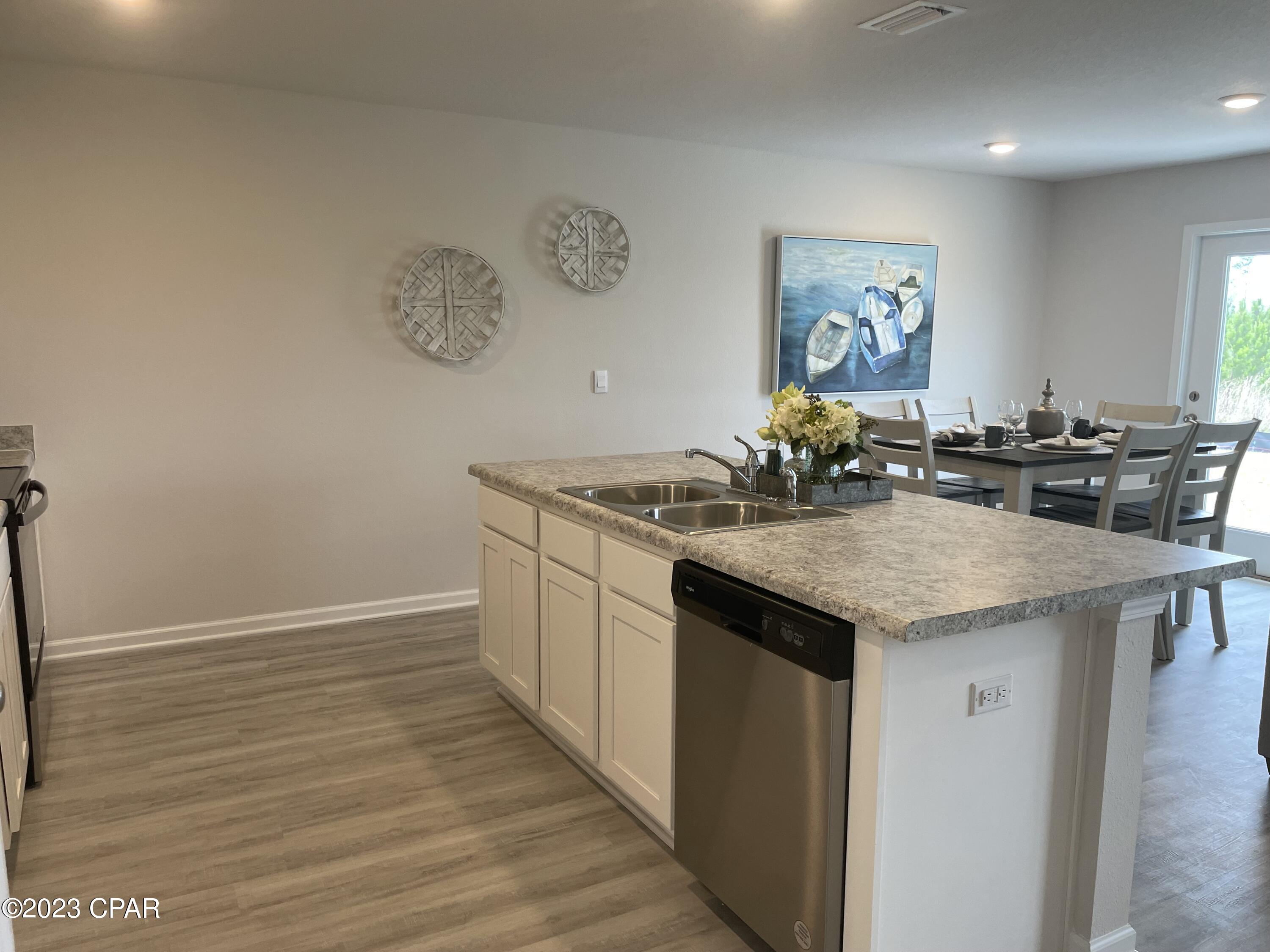 6492 Slabinski Lane