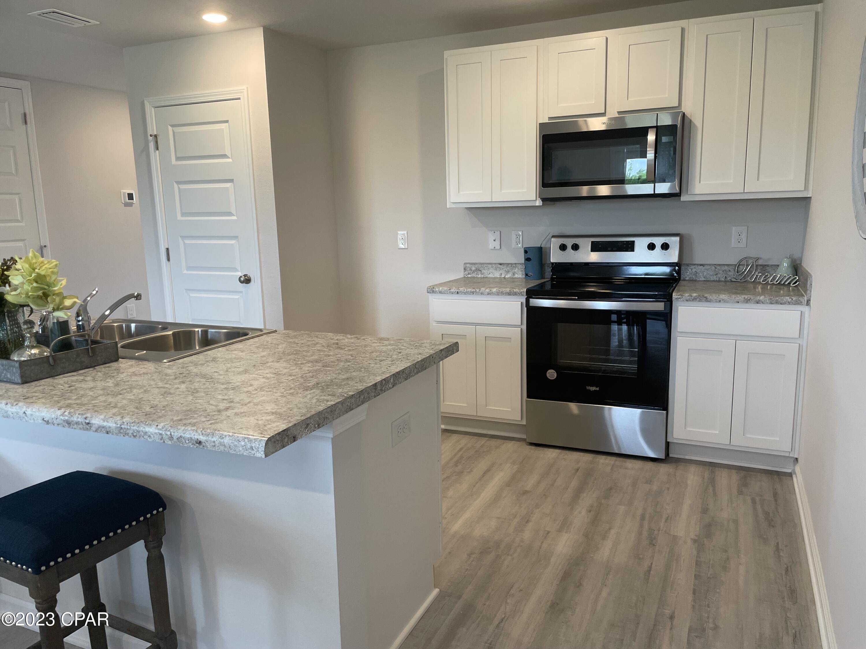 6492 Slabinski Lane