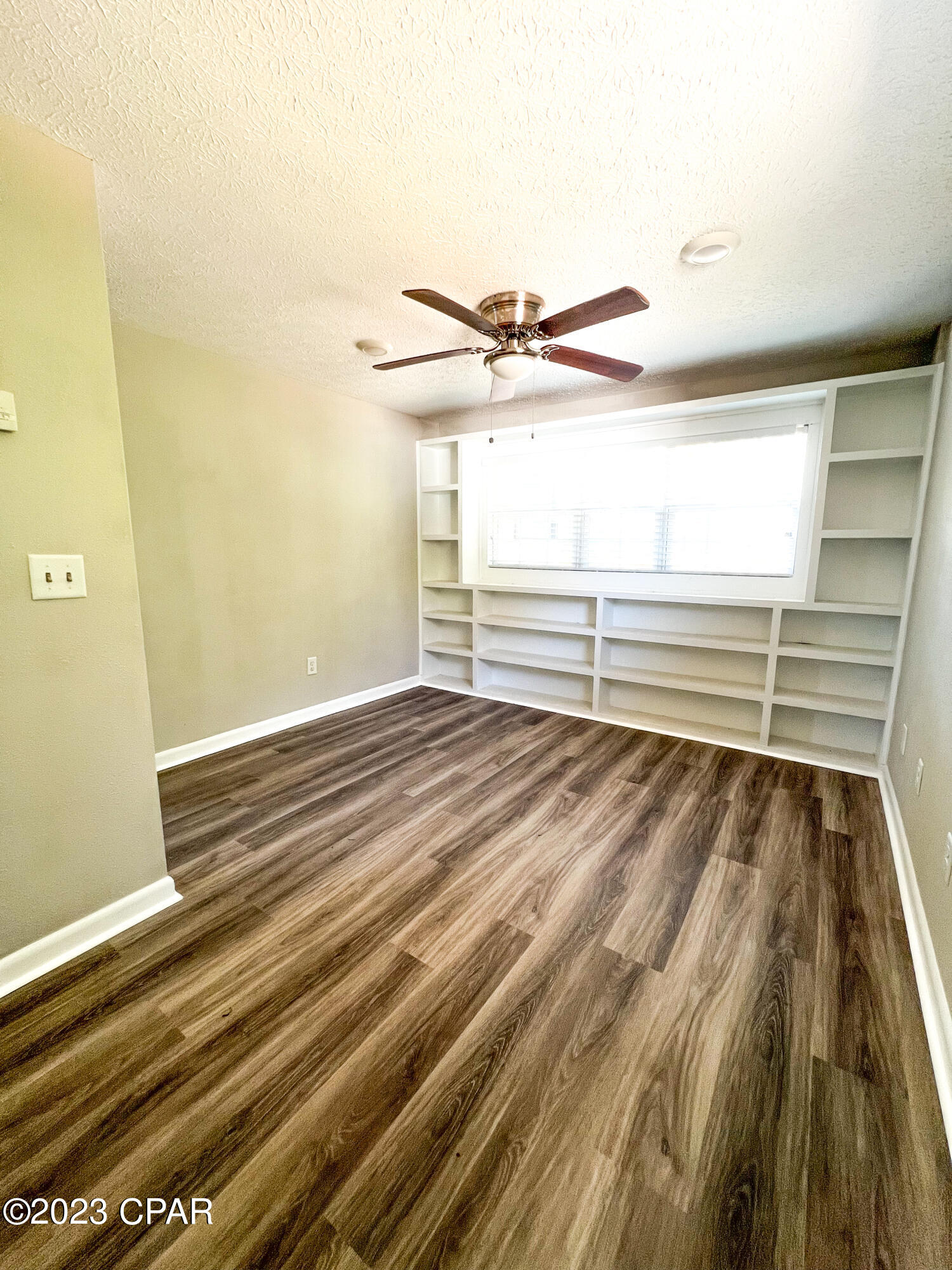 102 Springhill Circle