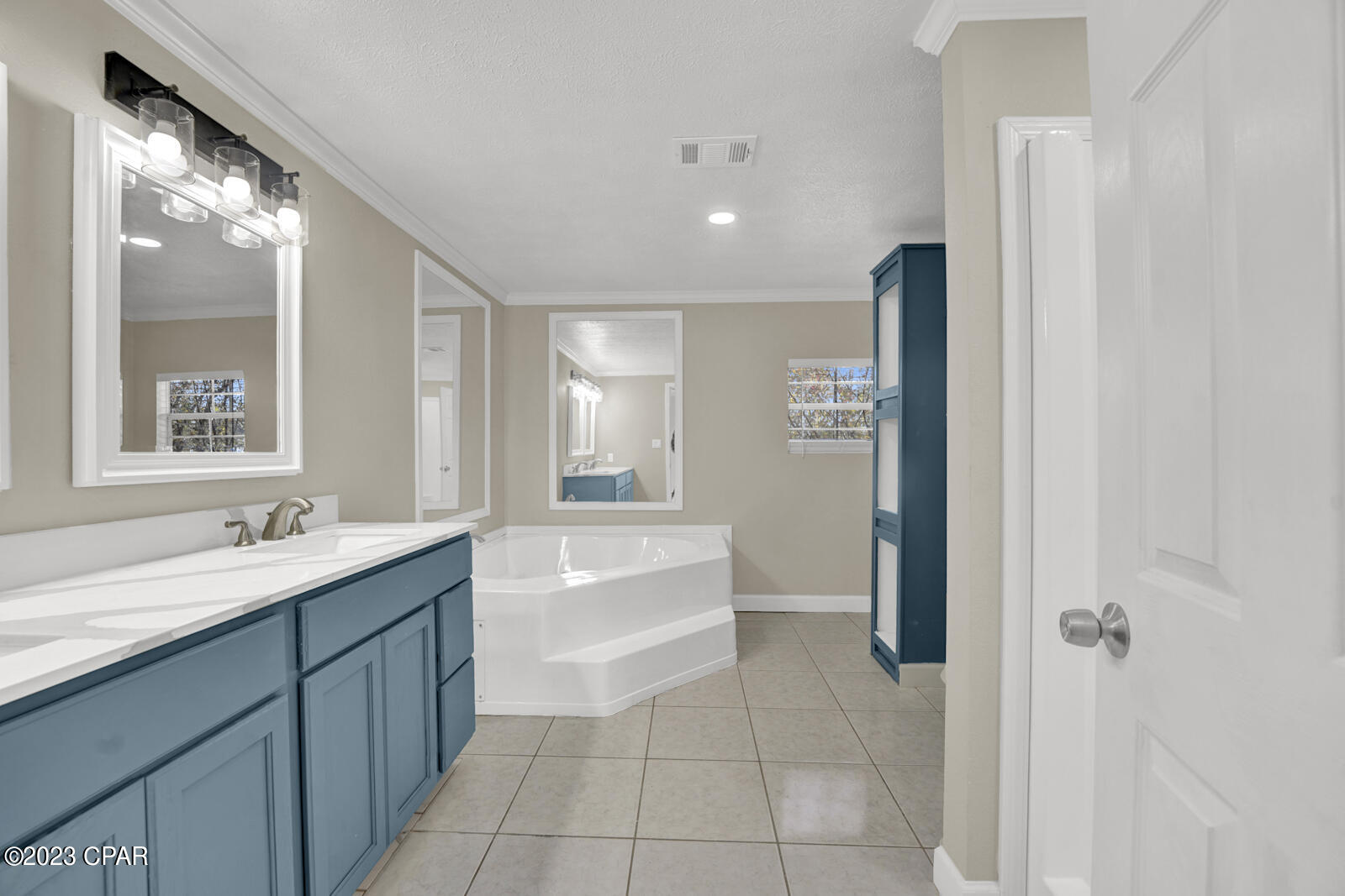 8811 Crook Hollow Road