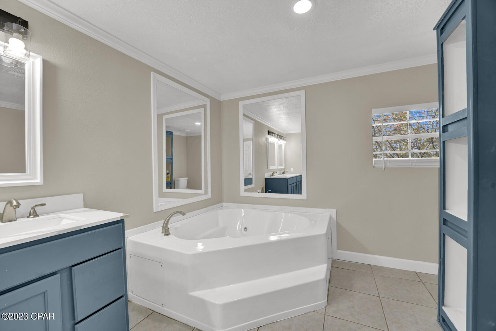 8811 Crook Hollow Road