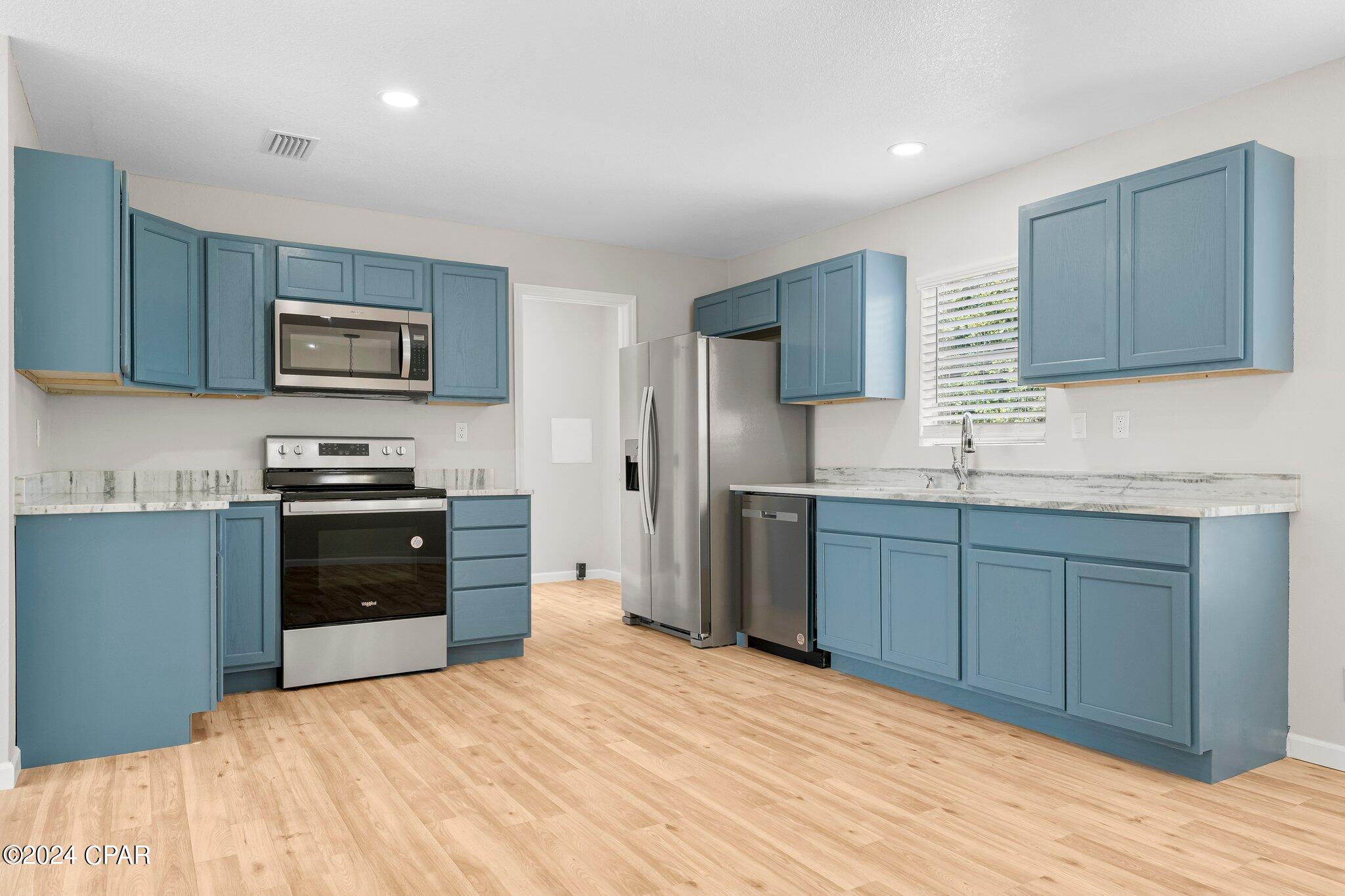 9027 Roadrunner Place