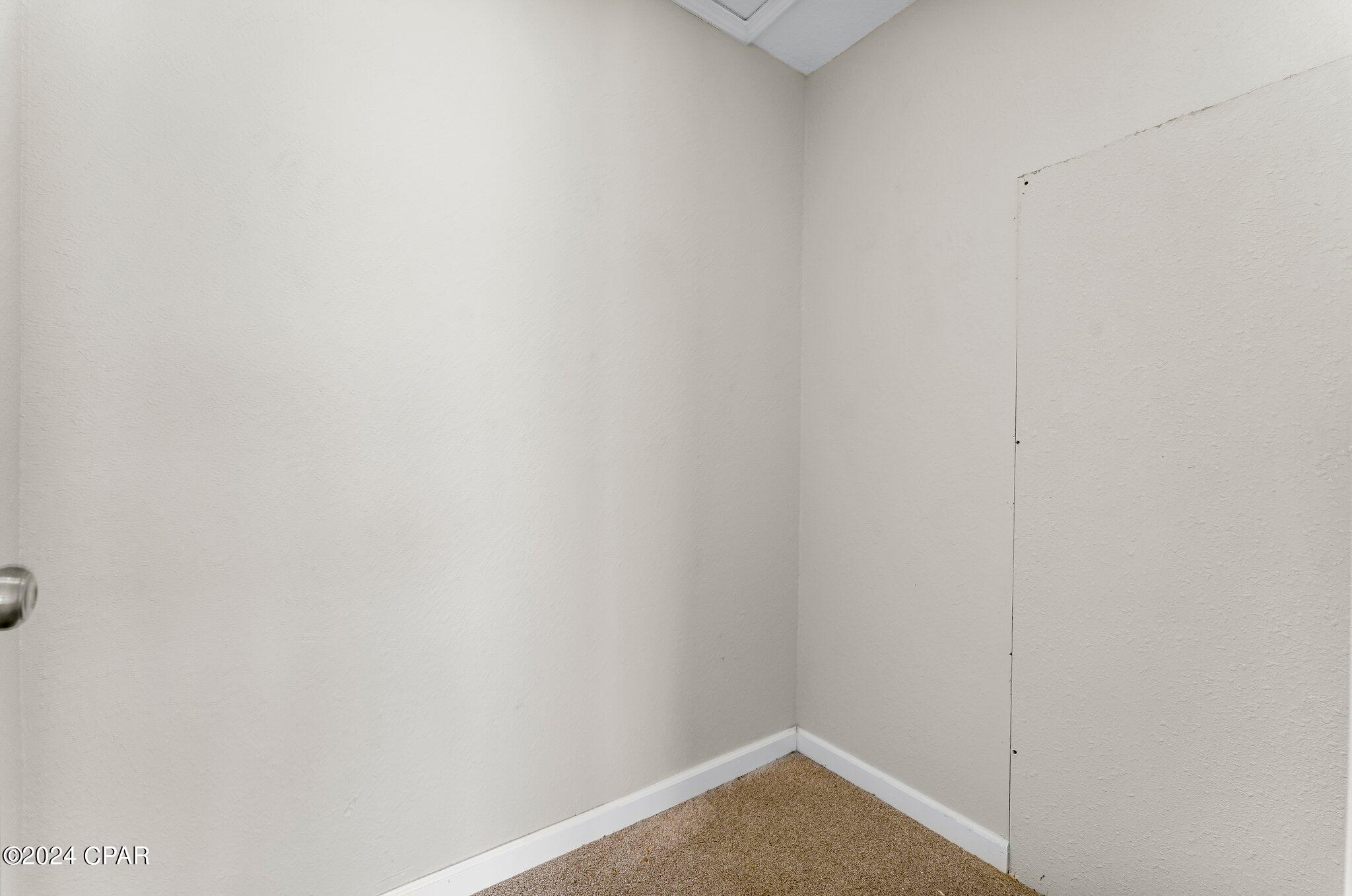 9027 Roadrunner Place