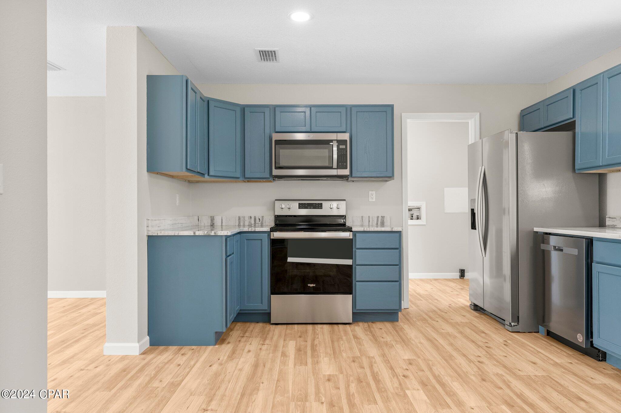 9027 Roadrunner Place