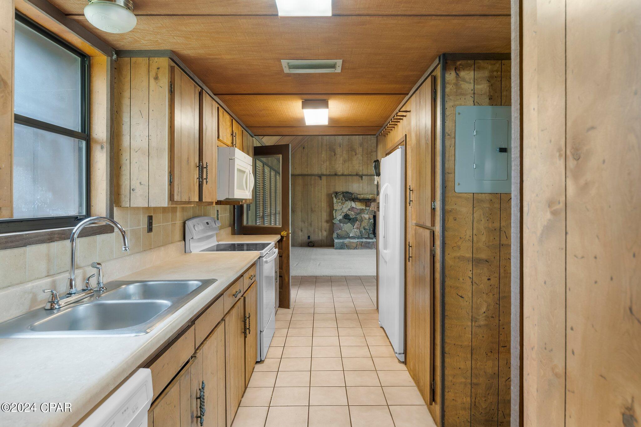 3931 Deerpoint Lake Drive