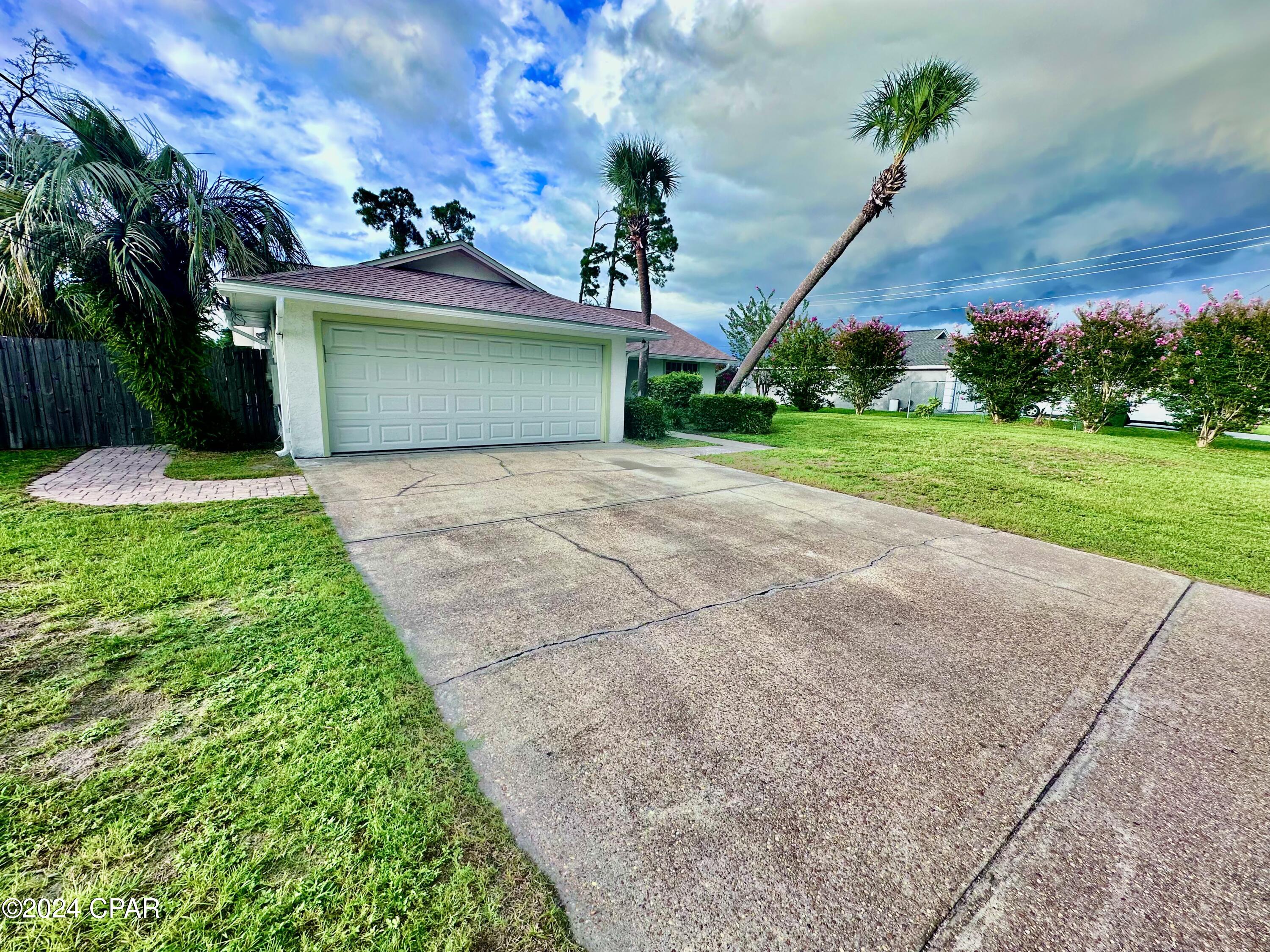 1859 Airport Cir Circle