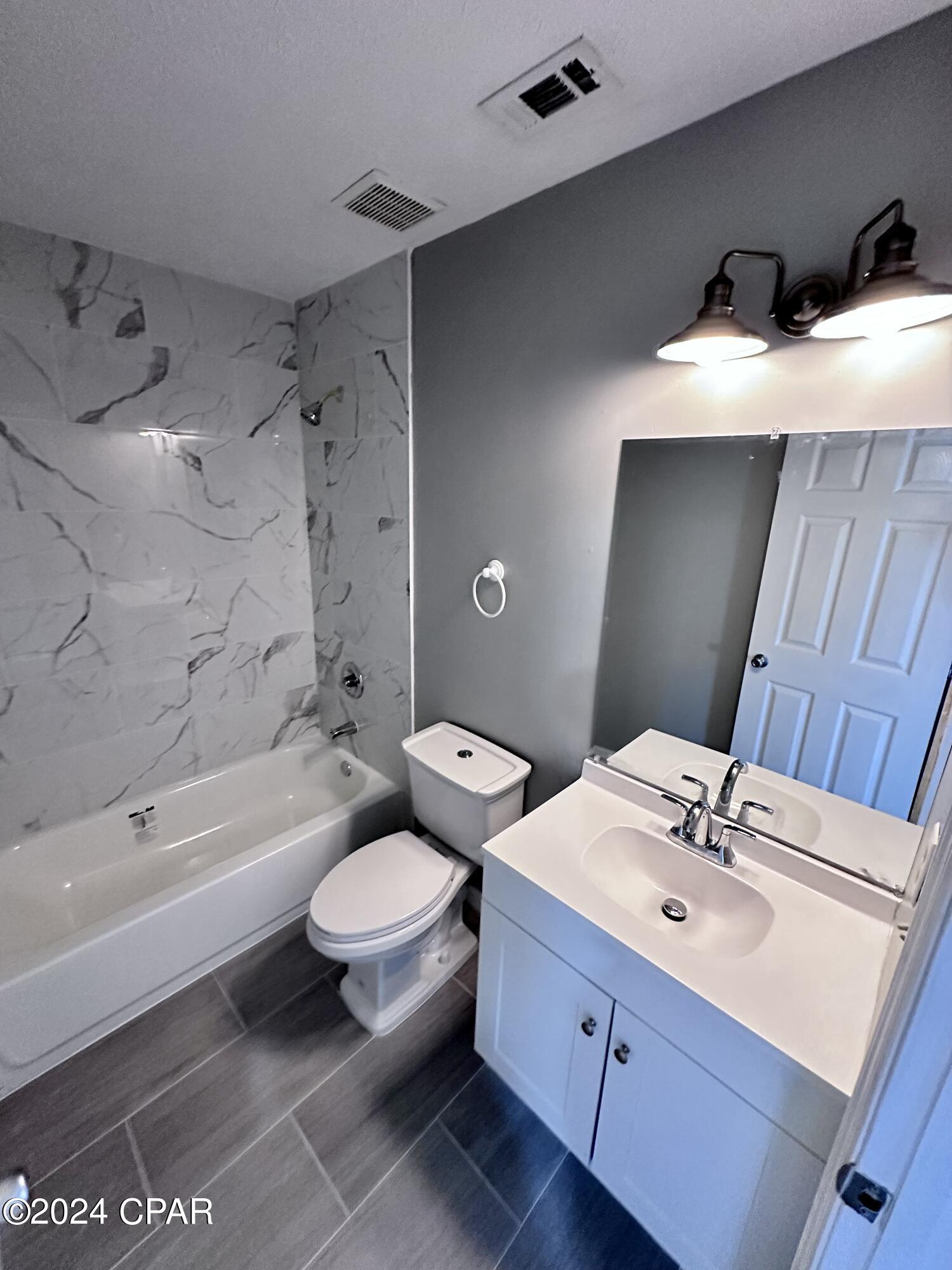 1859 Airport Cir Circle