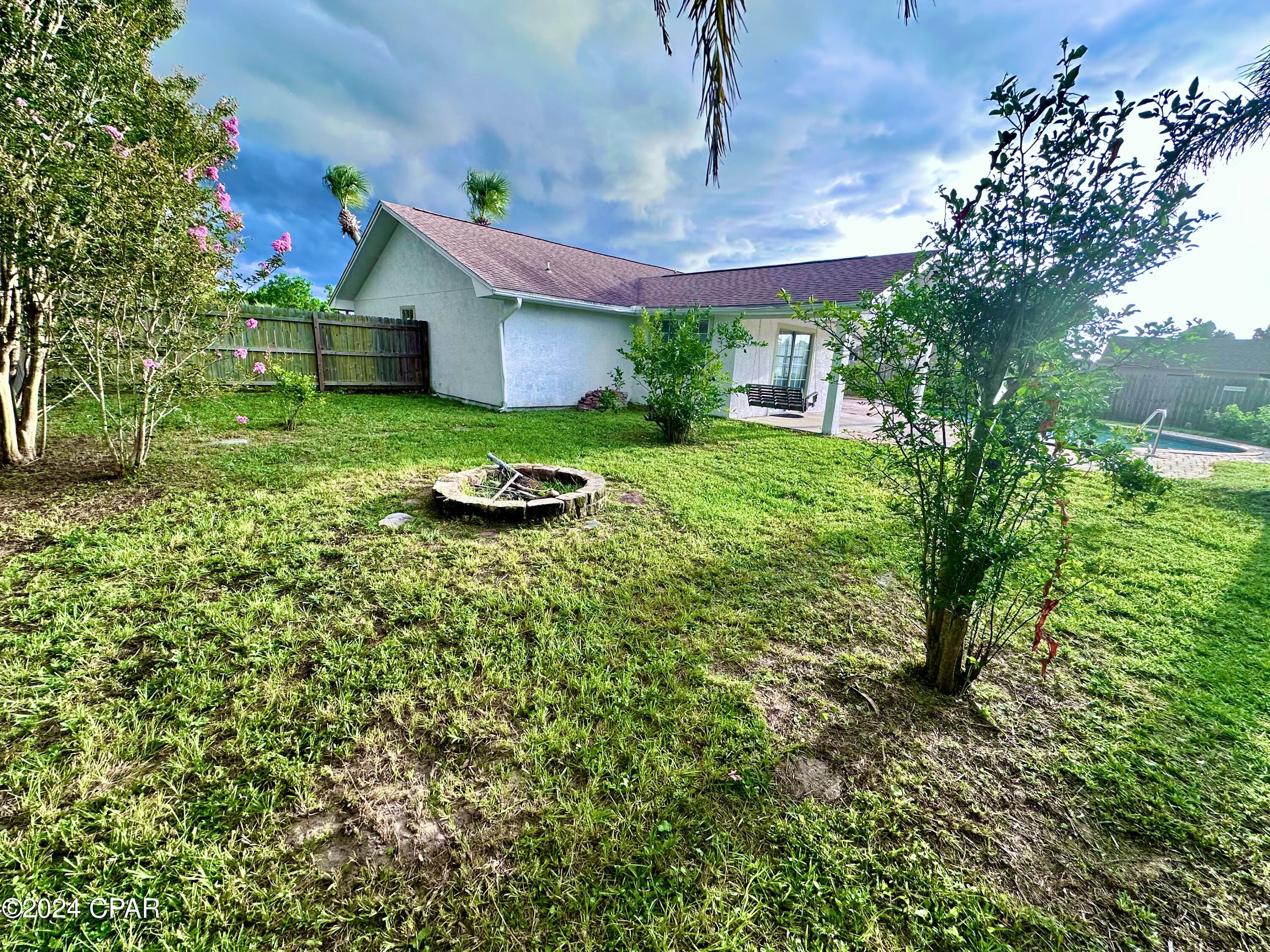 1859 Airport Cir Circle