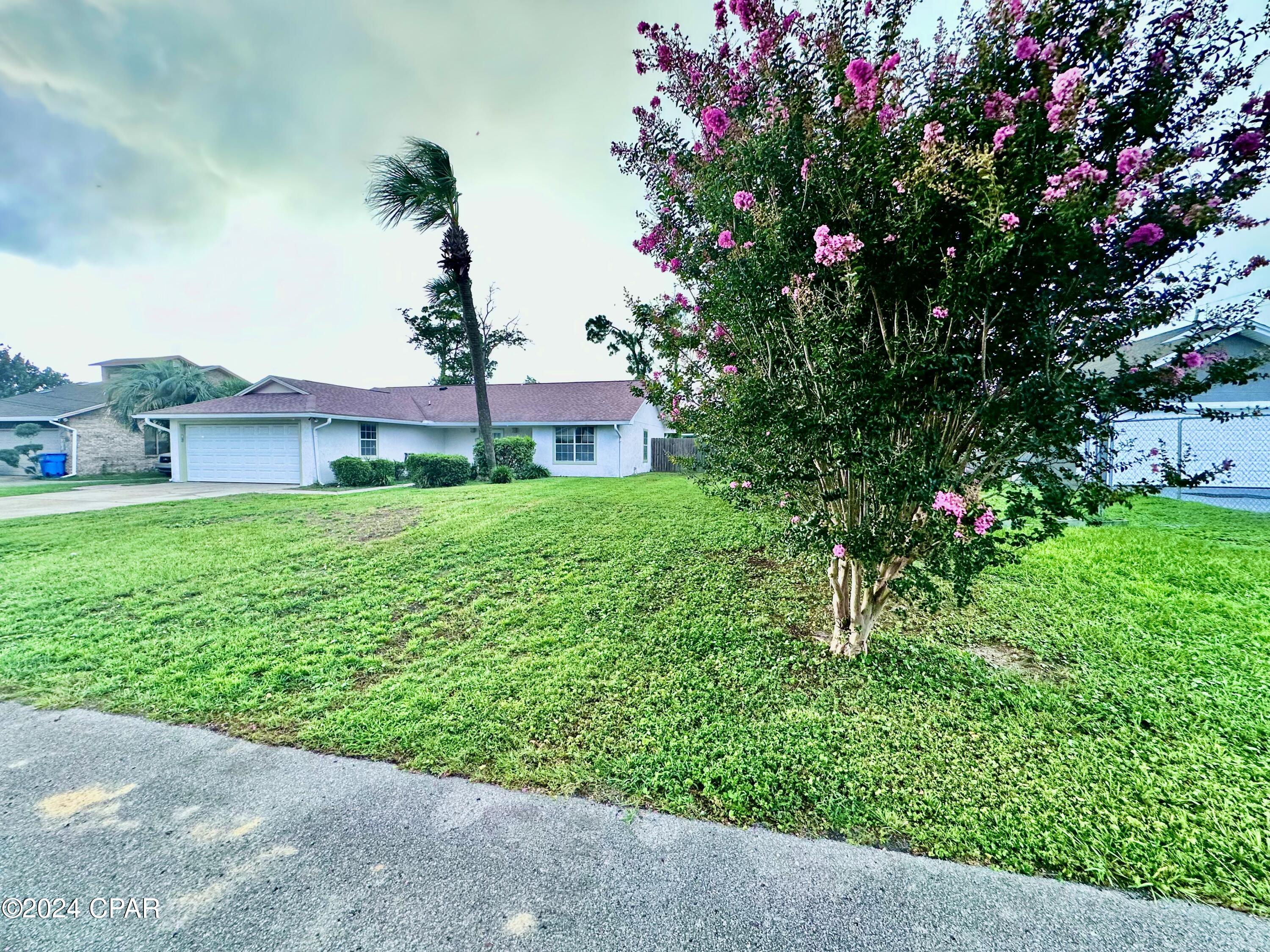 1859 Airport Cir Circle