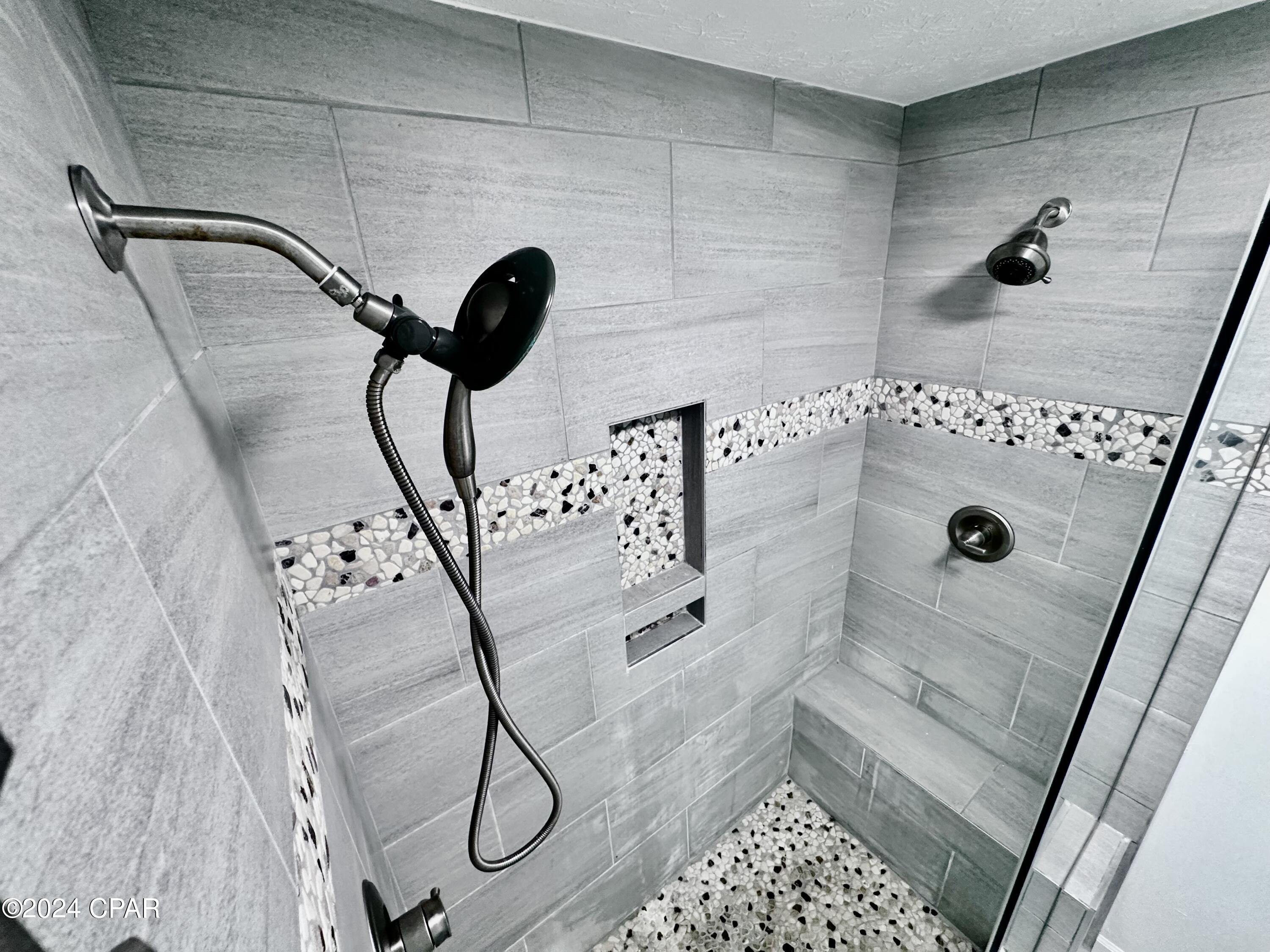 1859 Airport Cir Circle