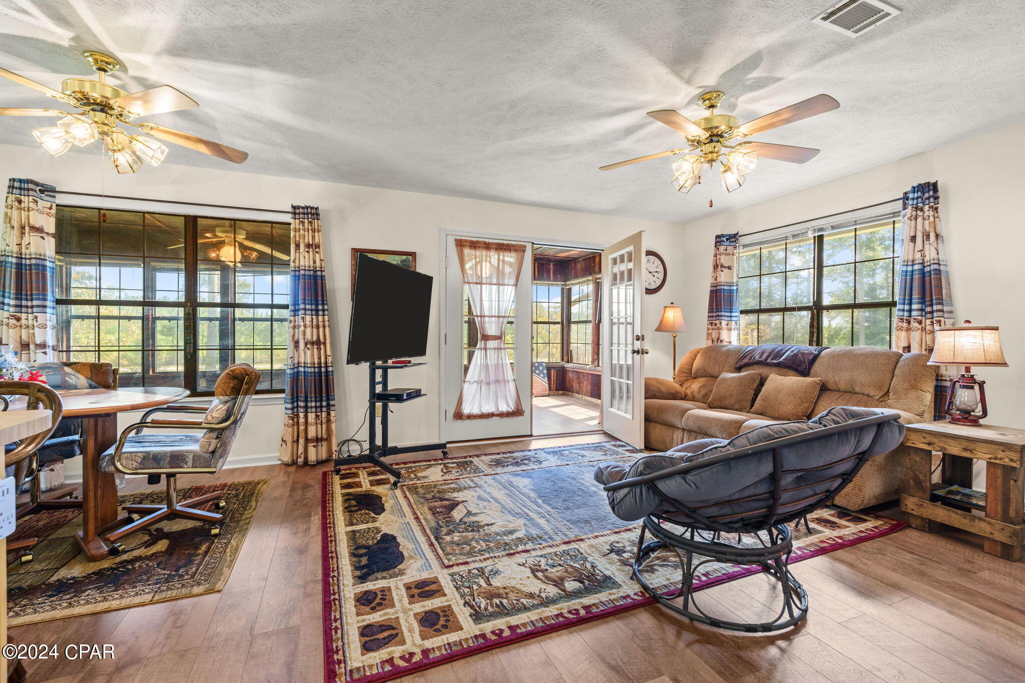 7621 County Road 381