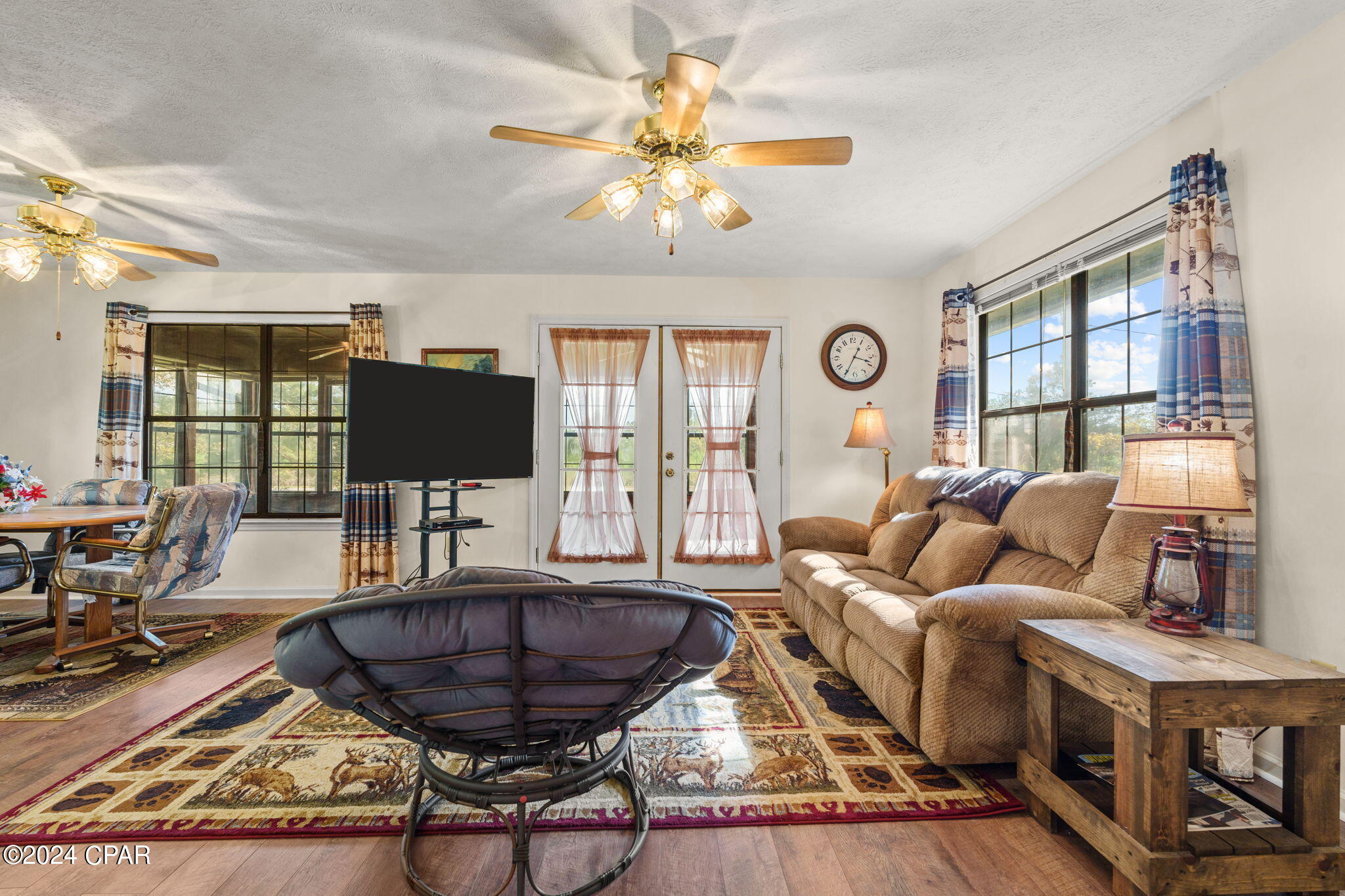 7621 County Road 381