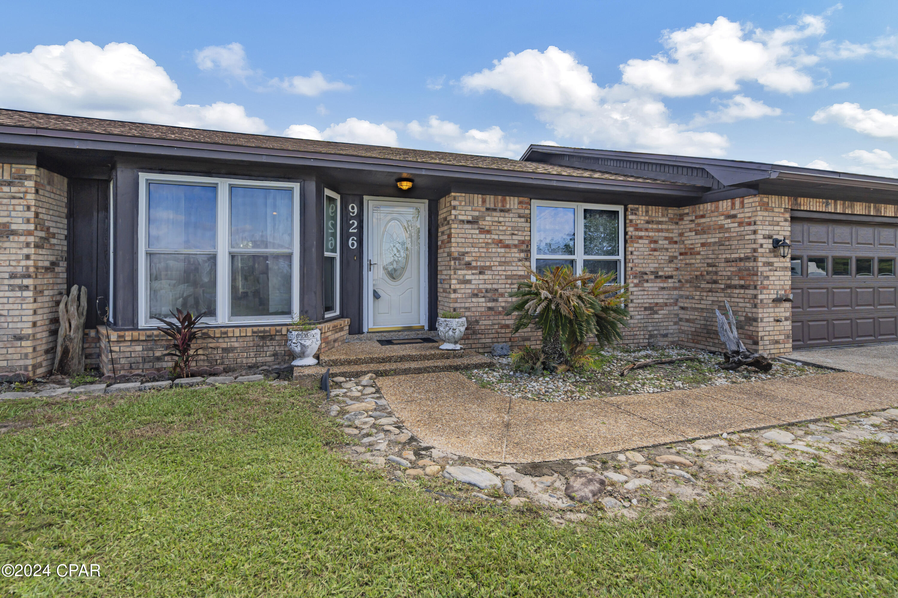 926 Hurst Court