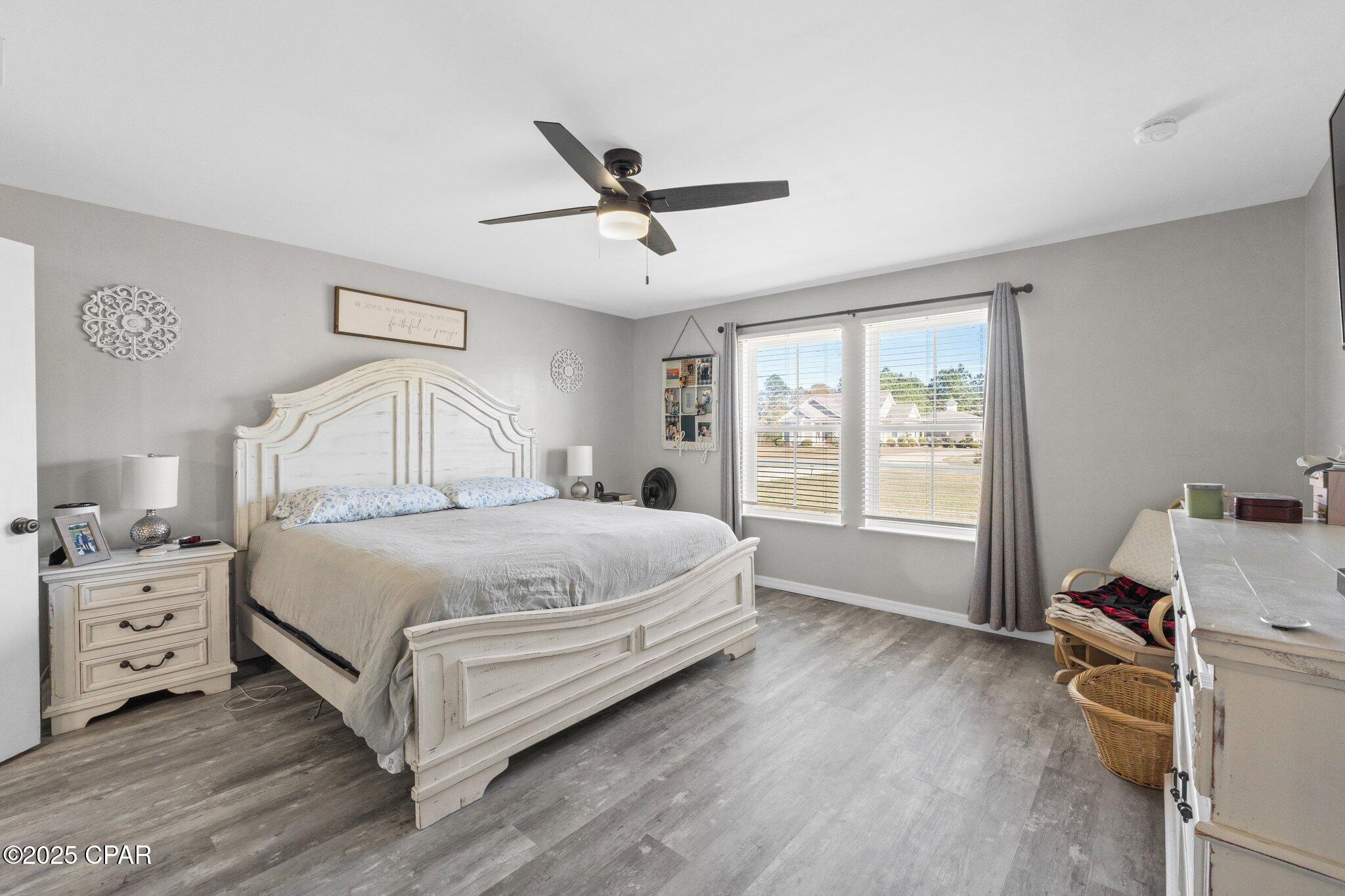 520 Lakepointe Dr Drive