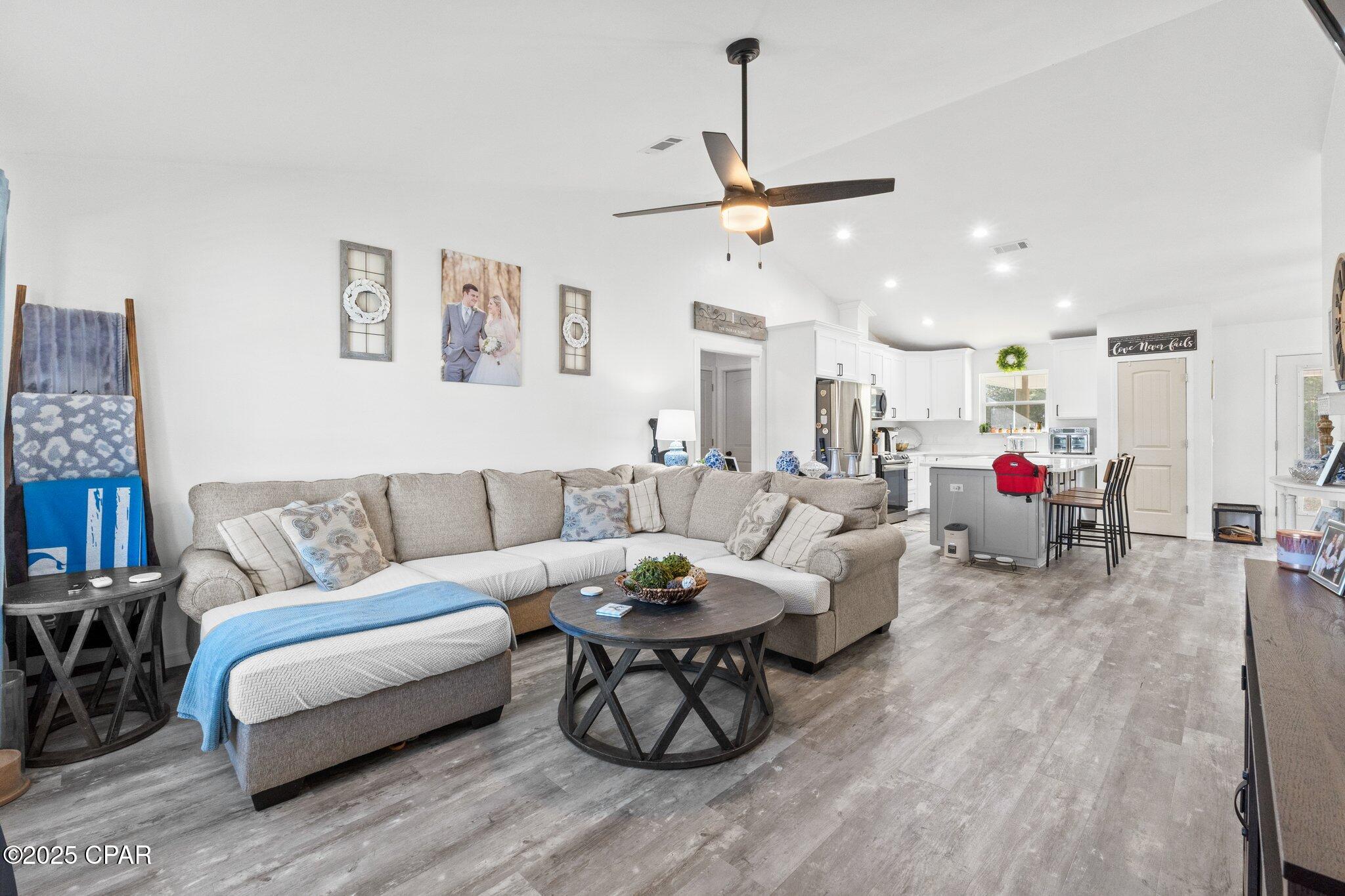 520 Lakepointe Dr Drive