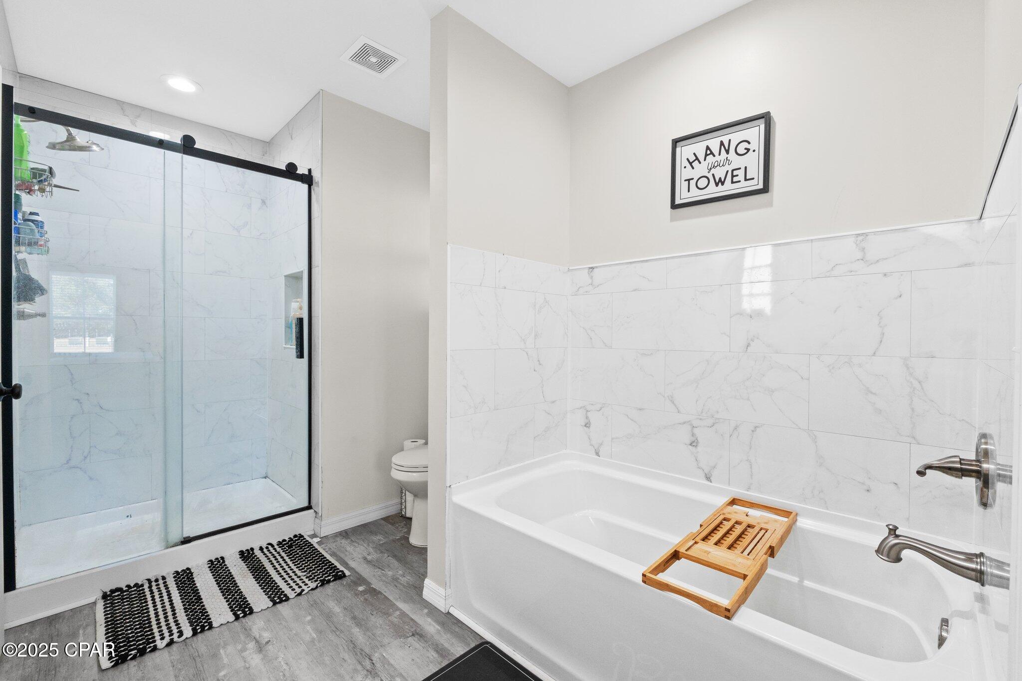 520 Lakepointe Dr Drive