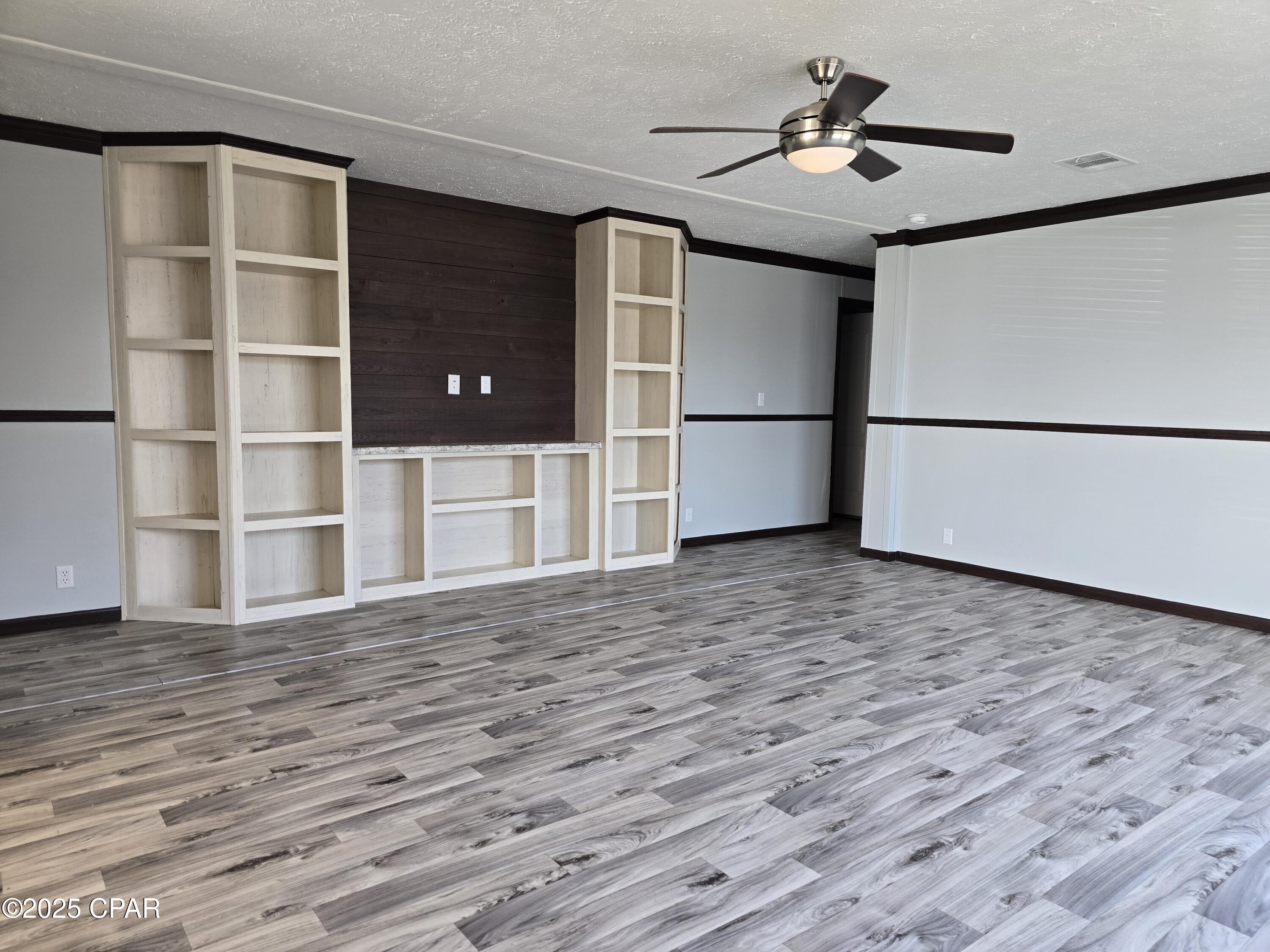 8913 Firebird Lane