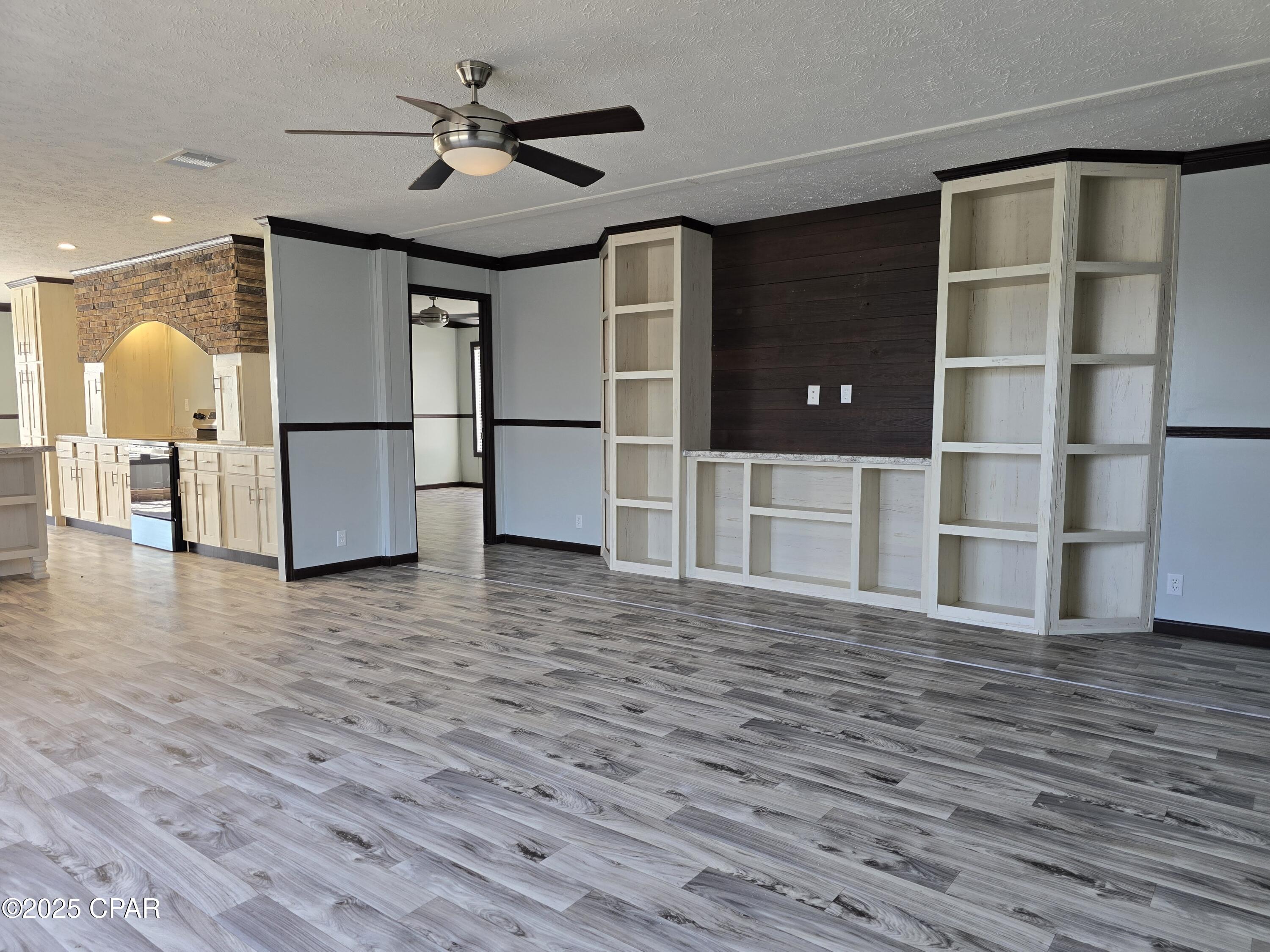 8913 Firebird Lane
