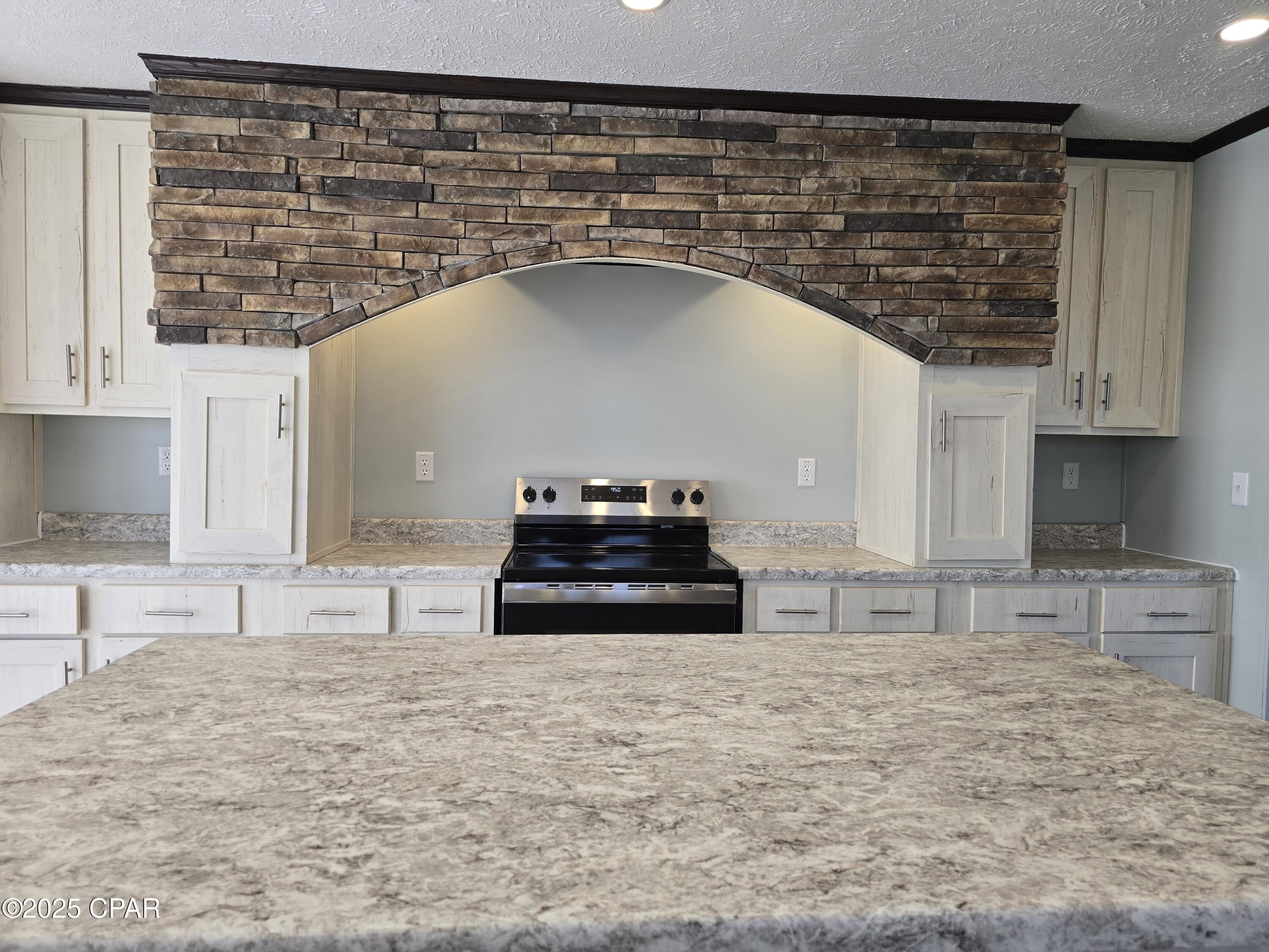 8913 Firebird Lane