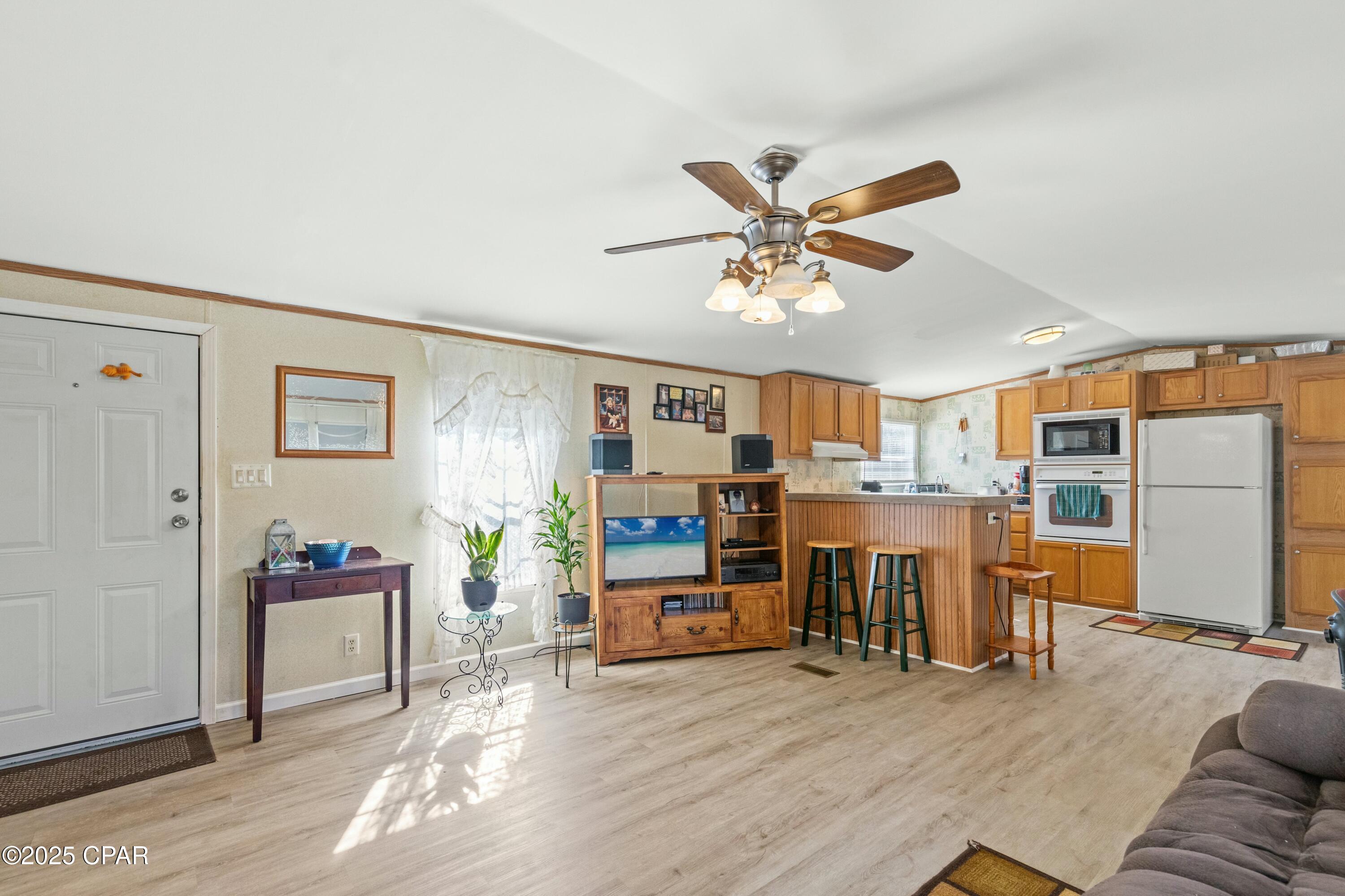 9117 Oakridge Lane