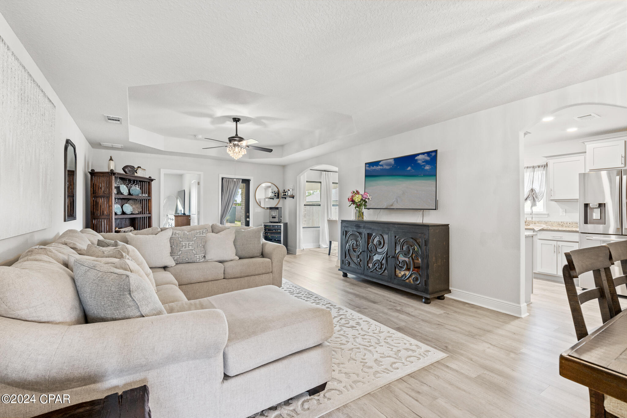 3872 Sandpine Way