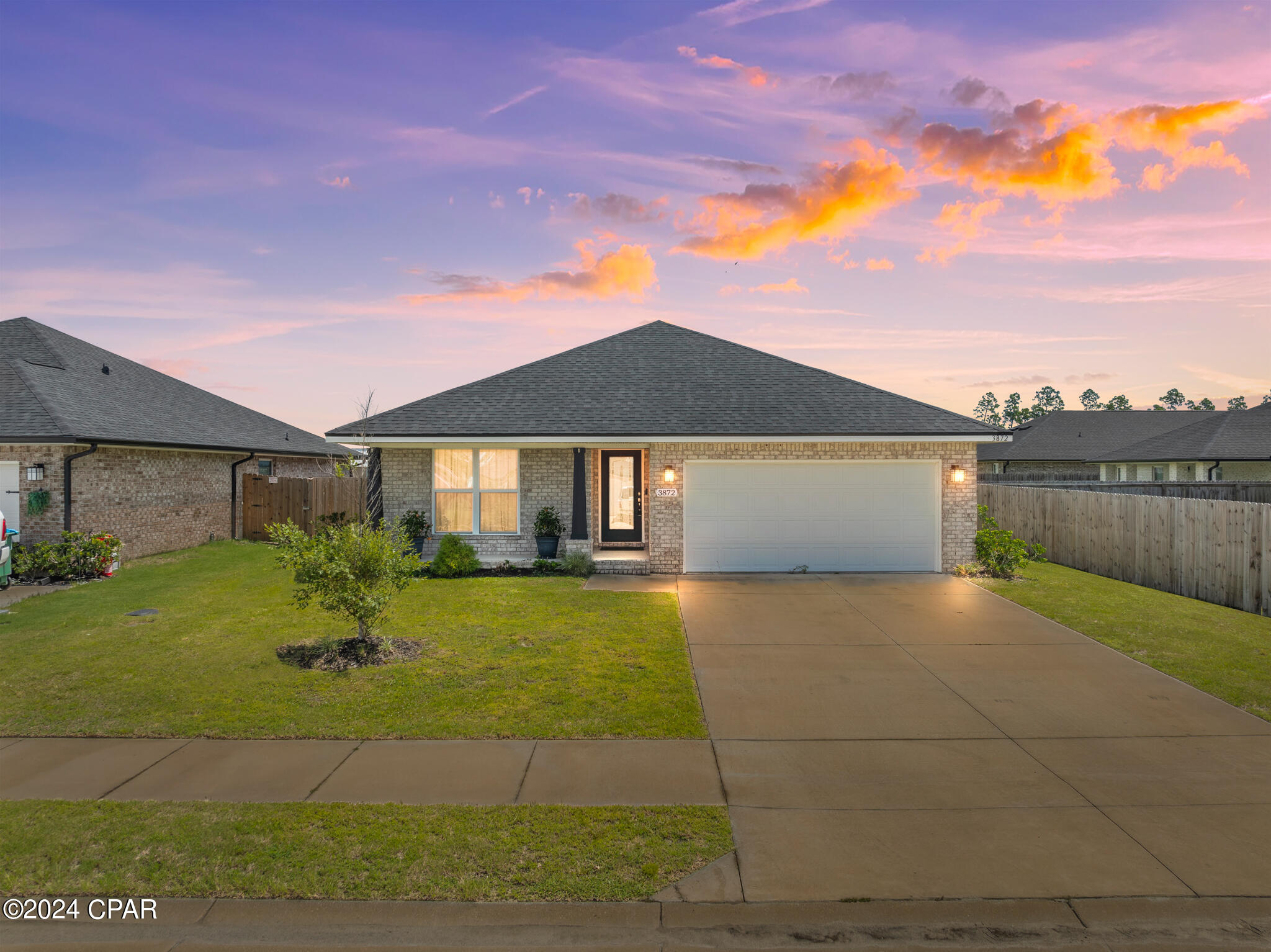 3872 Sandpine Way