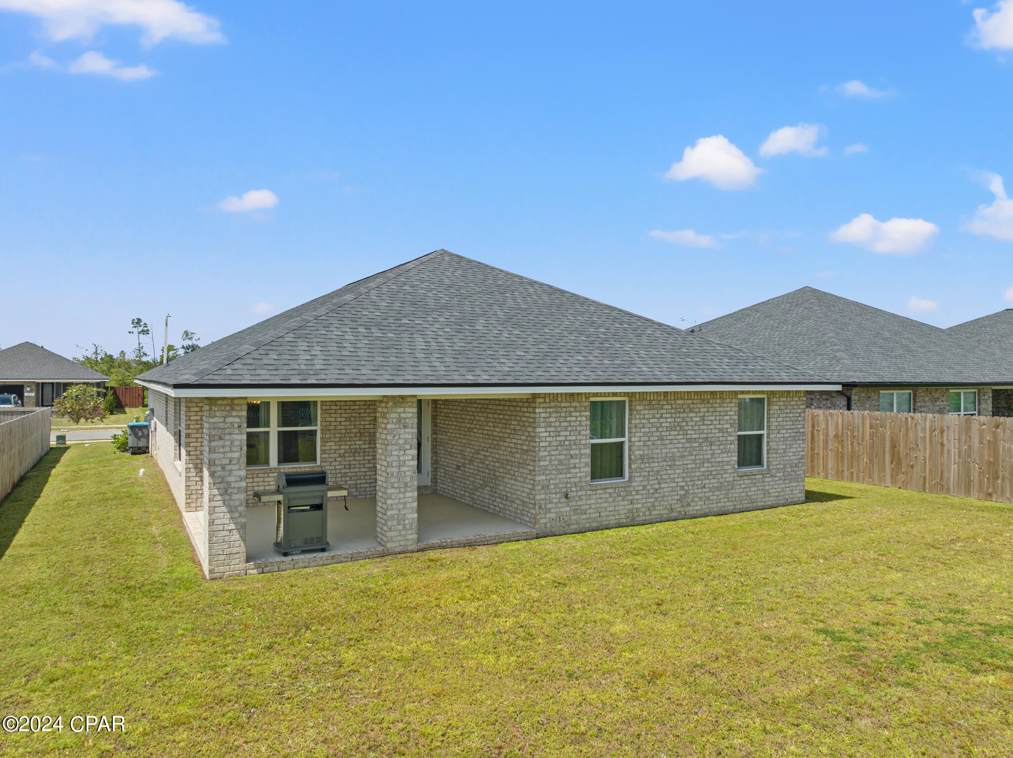 3872 Sandpine Way