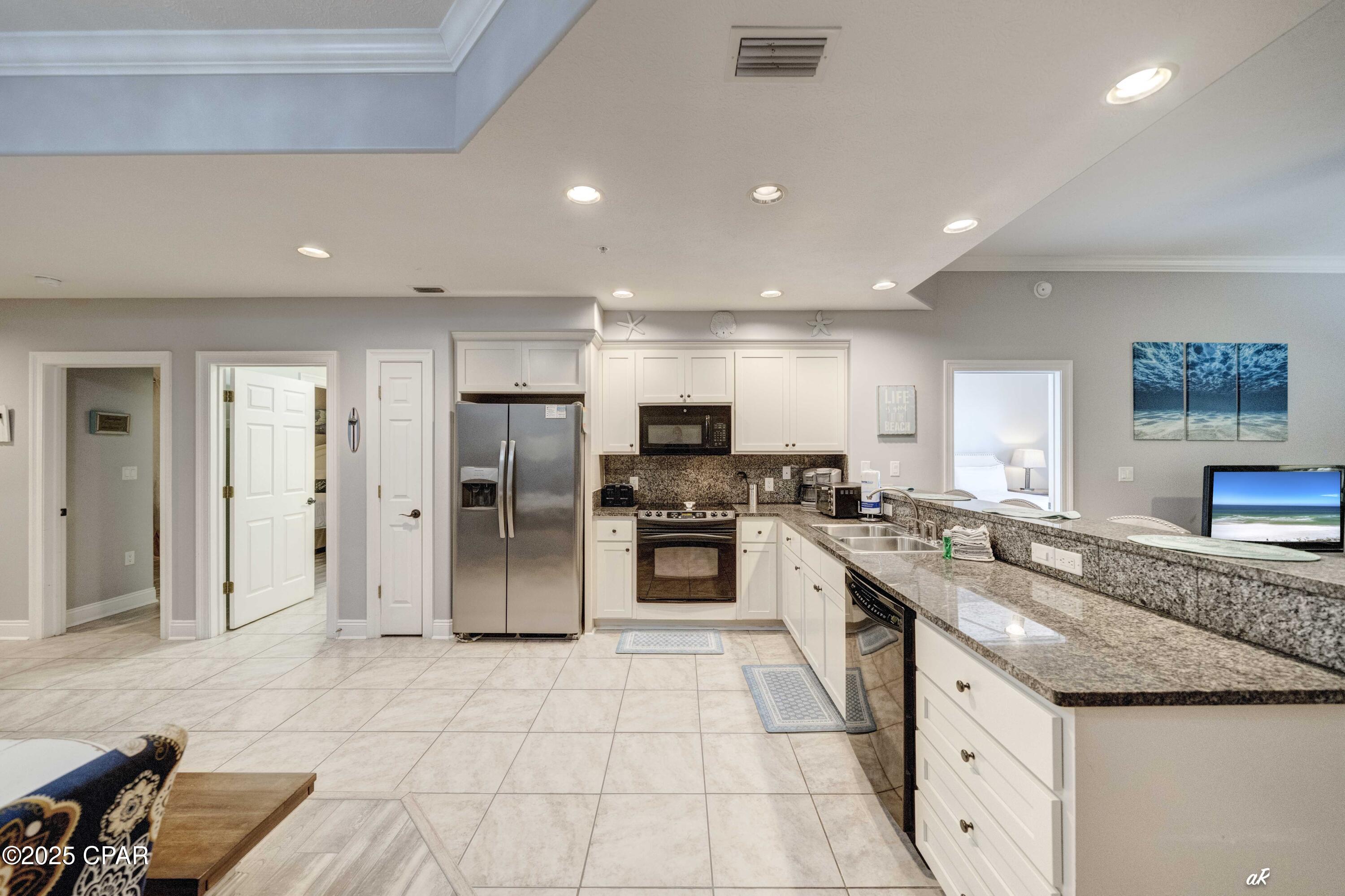 5004 Thomas Drive, 408