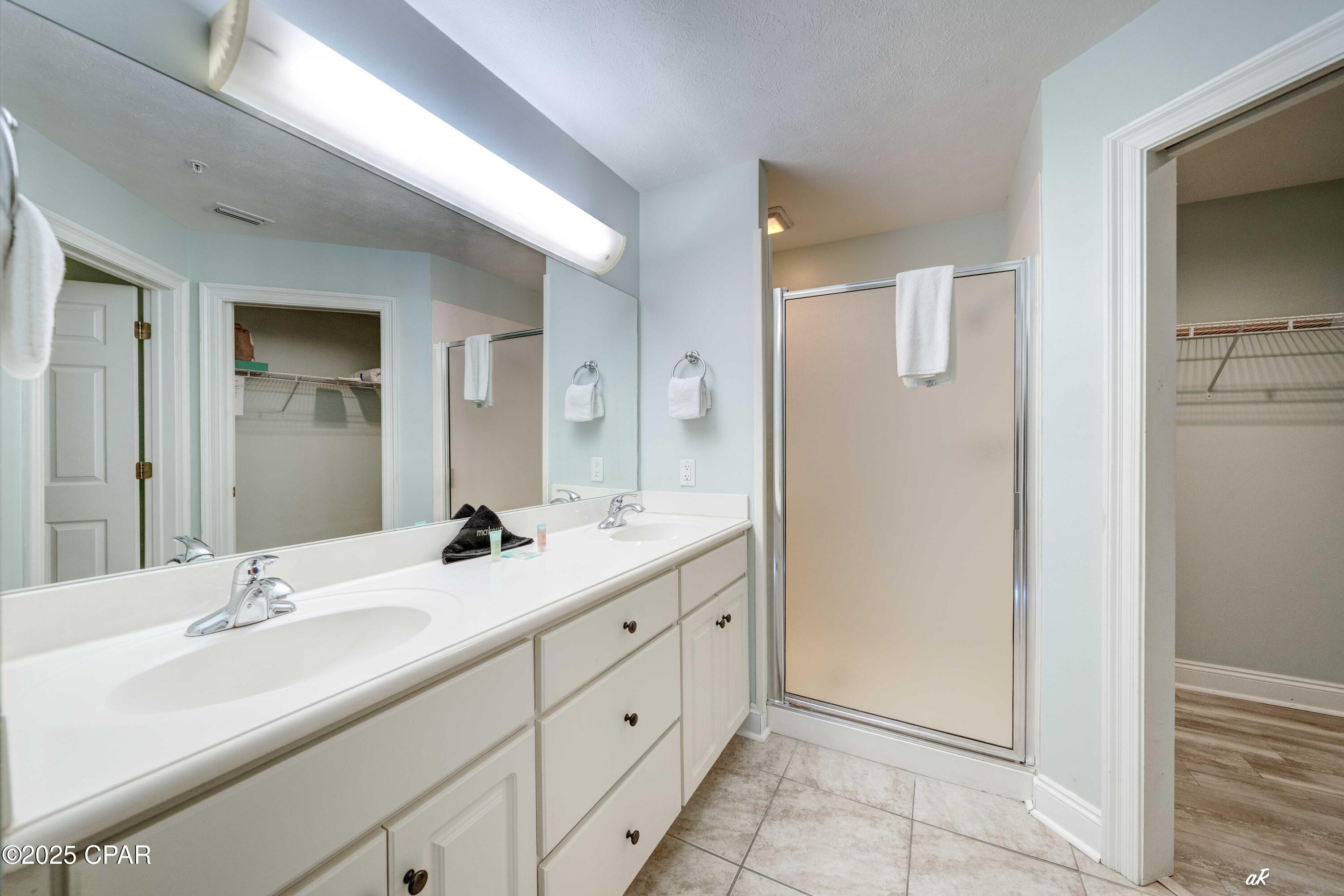 5004 Thomas Drive, 408