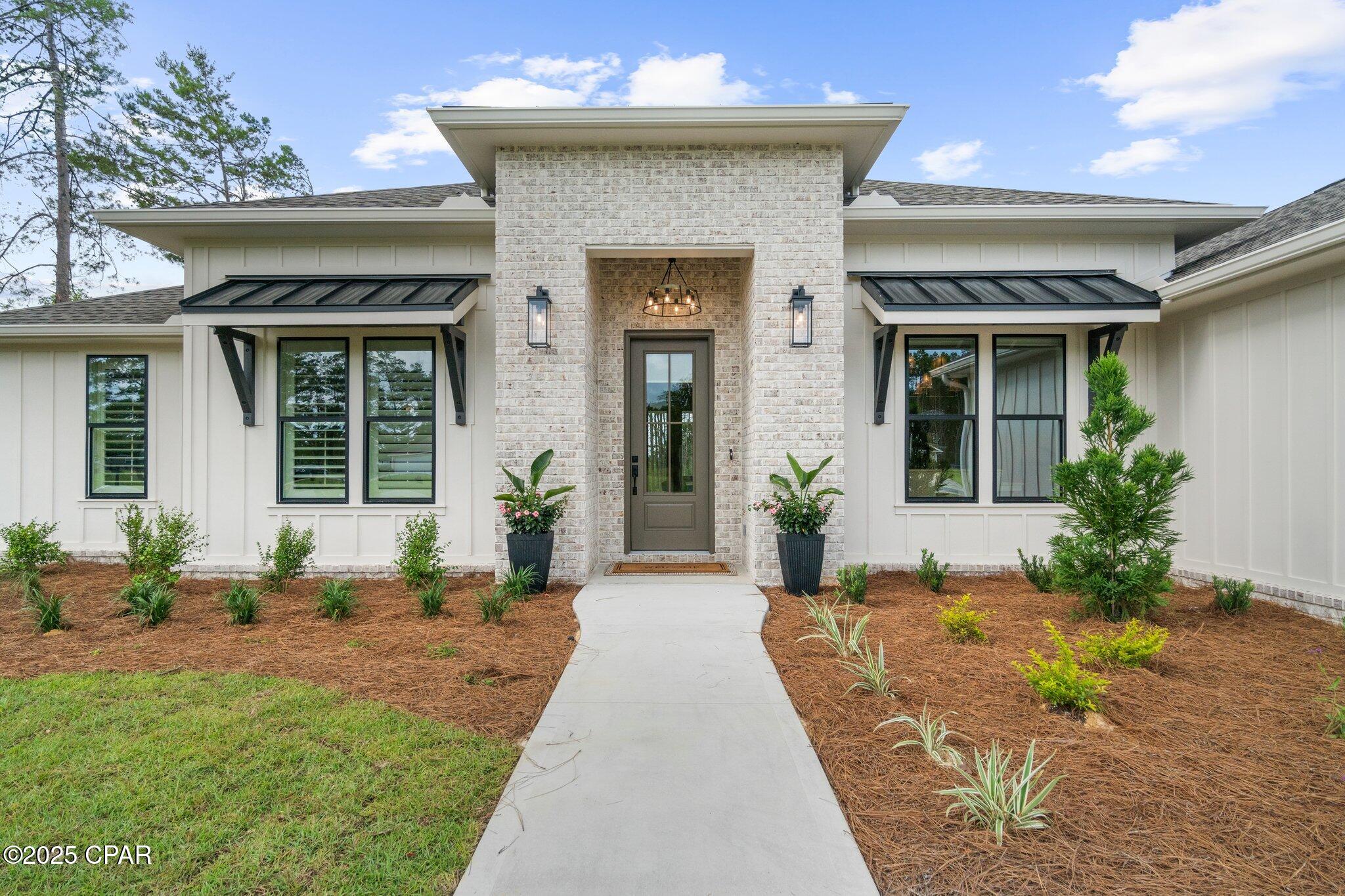 1709 White Western Lake Lane