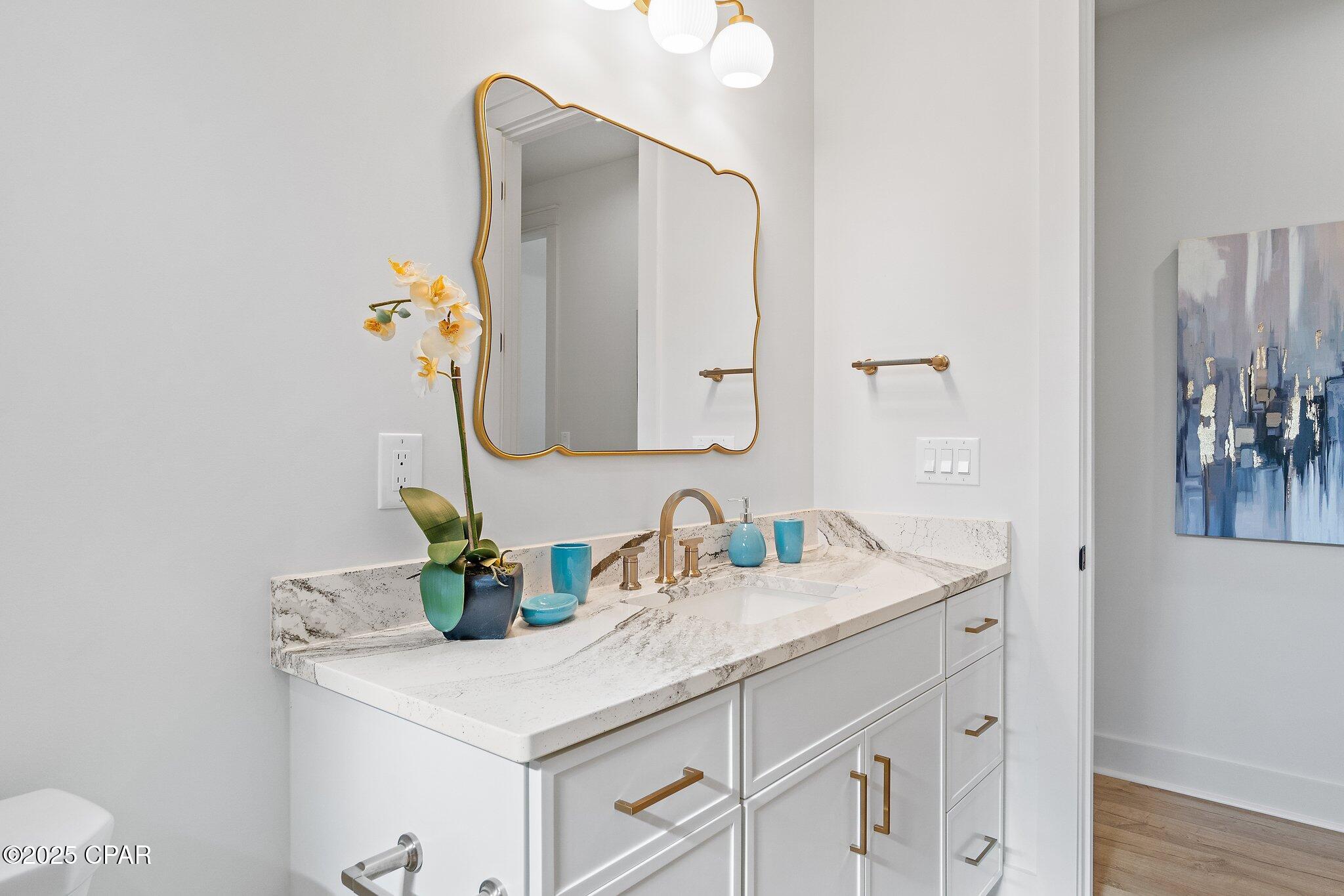 1709 White Western Lake Lane