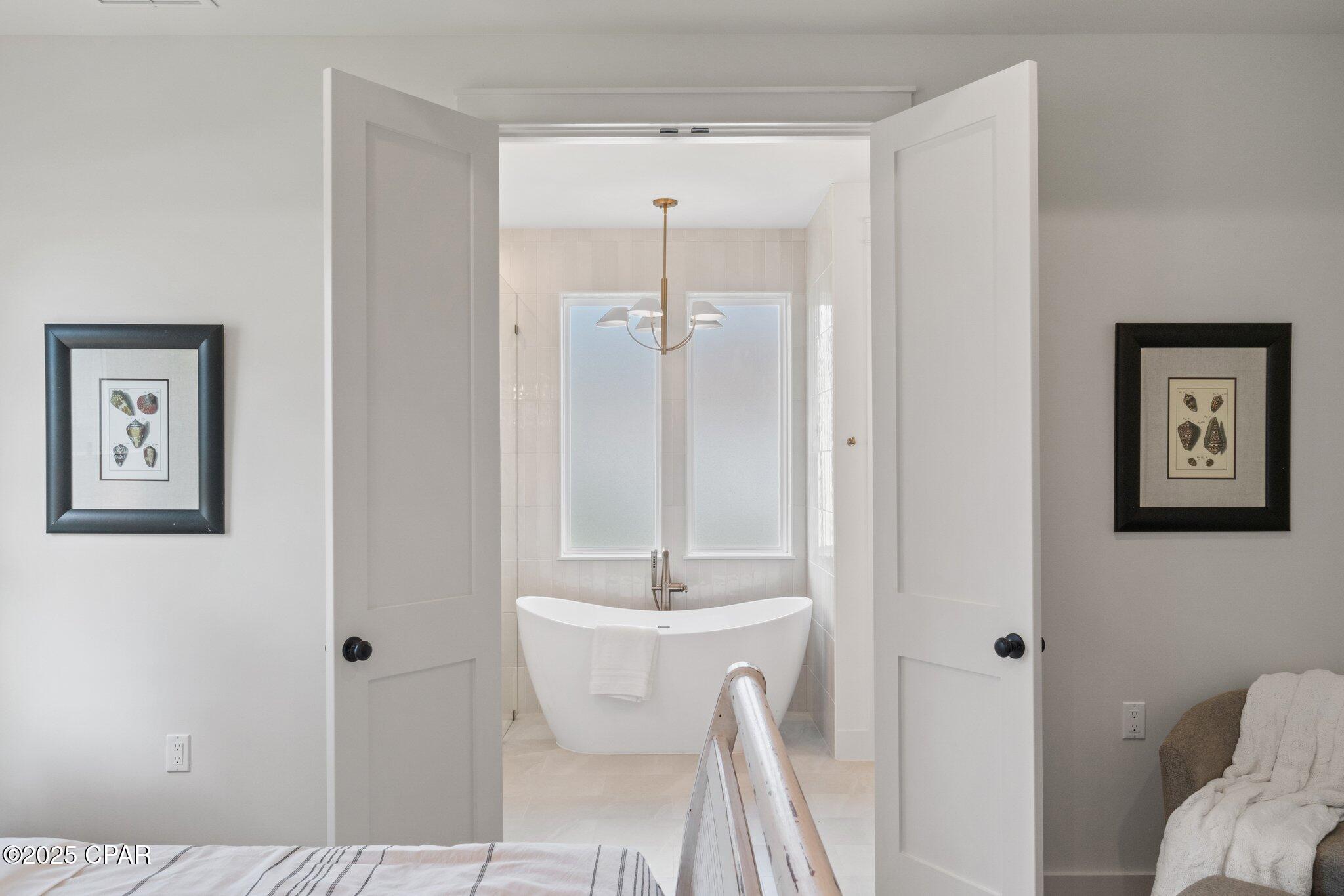 1709 White Western Lake Lane