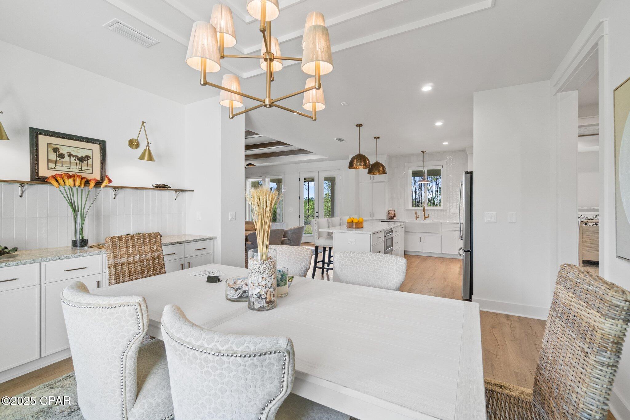 1709 White Western Lake Lane